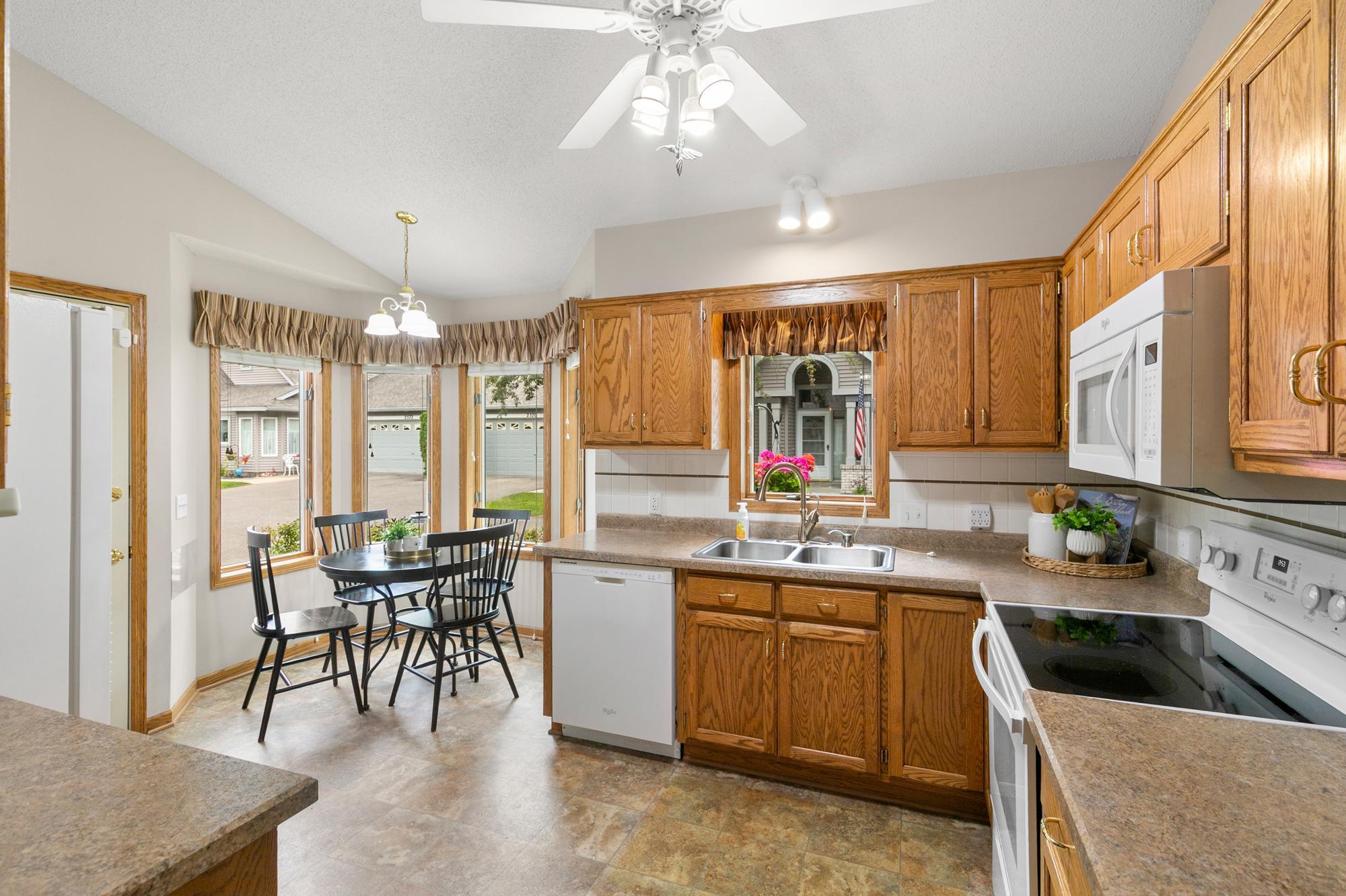 2nd image of 2556 Sumac Rdg, White Bear Lake, MN 55110 | MLS# 7116053