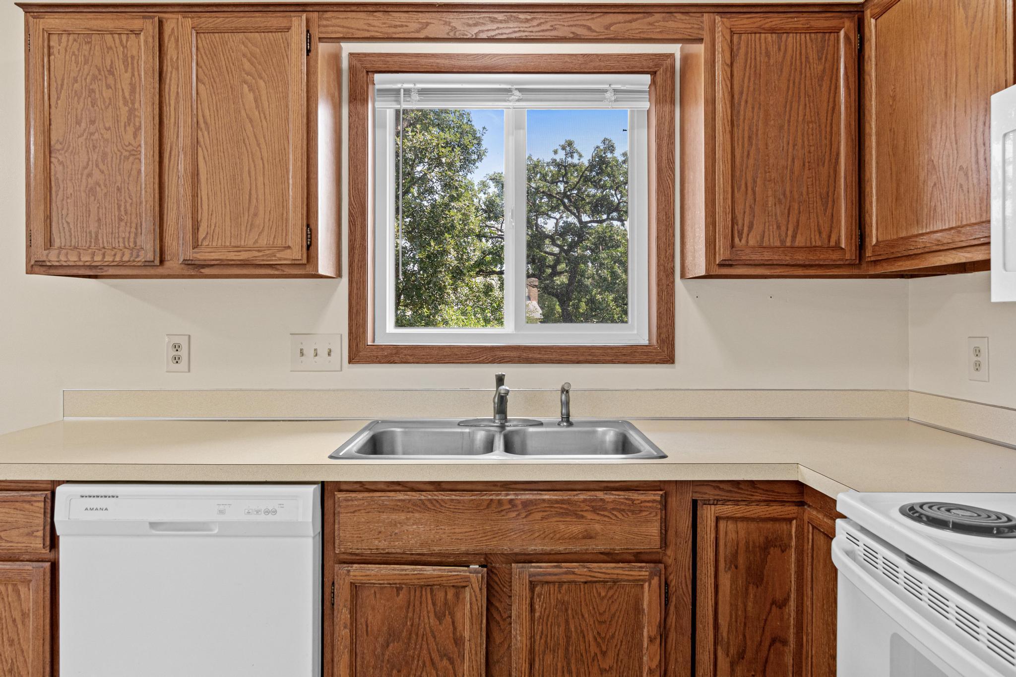 4th image of 10563 Martin St Nw, Minneapolis, MN 55433 | MLS# 7116069