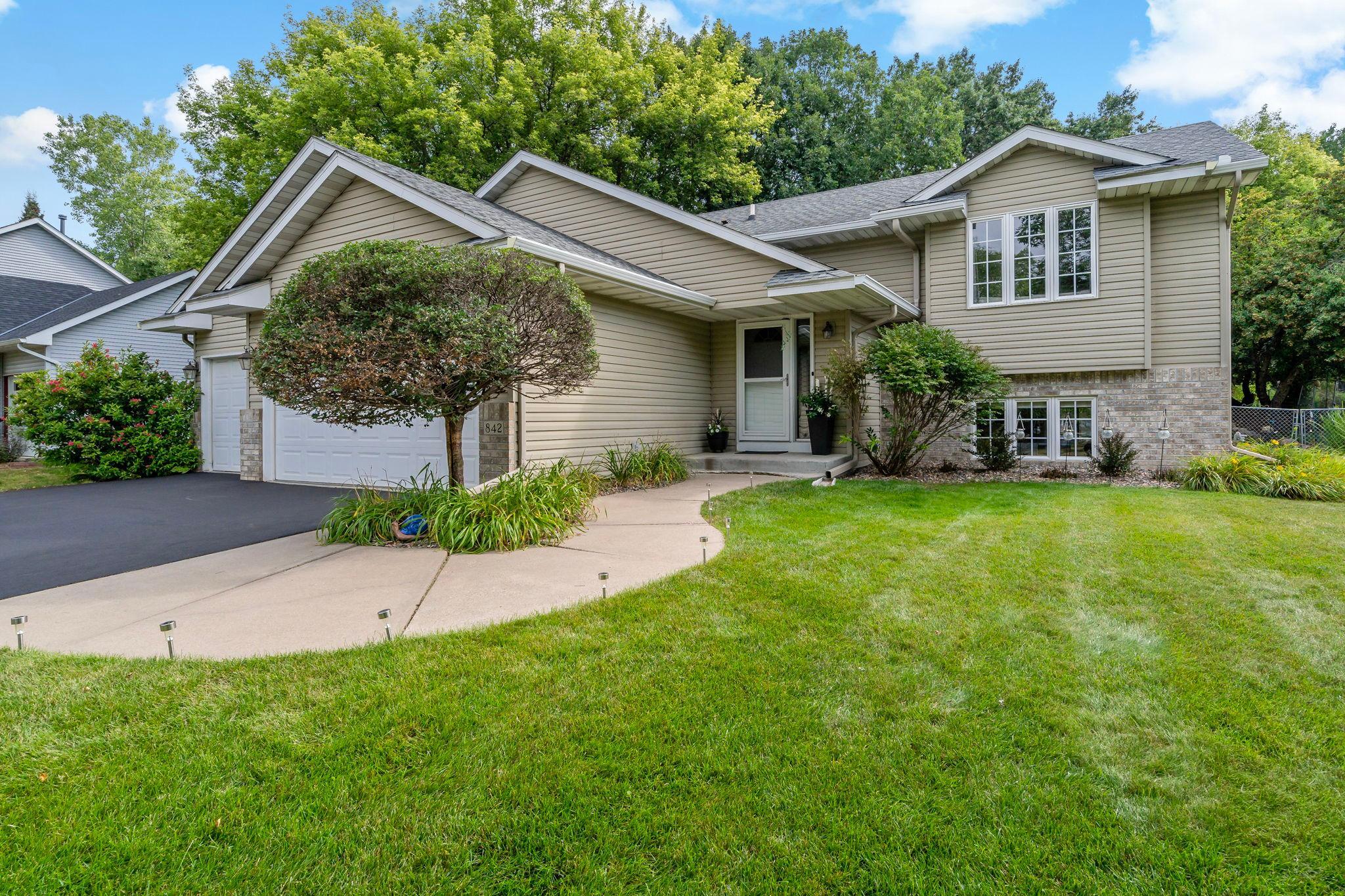 2nd image of 842 Sterling St S, Saint Paul, MN 55119 | MLS# 7116106