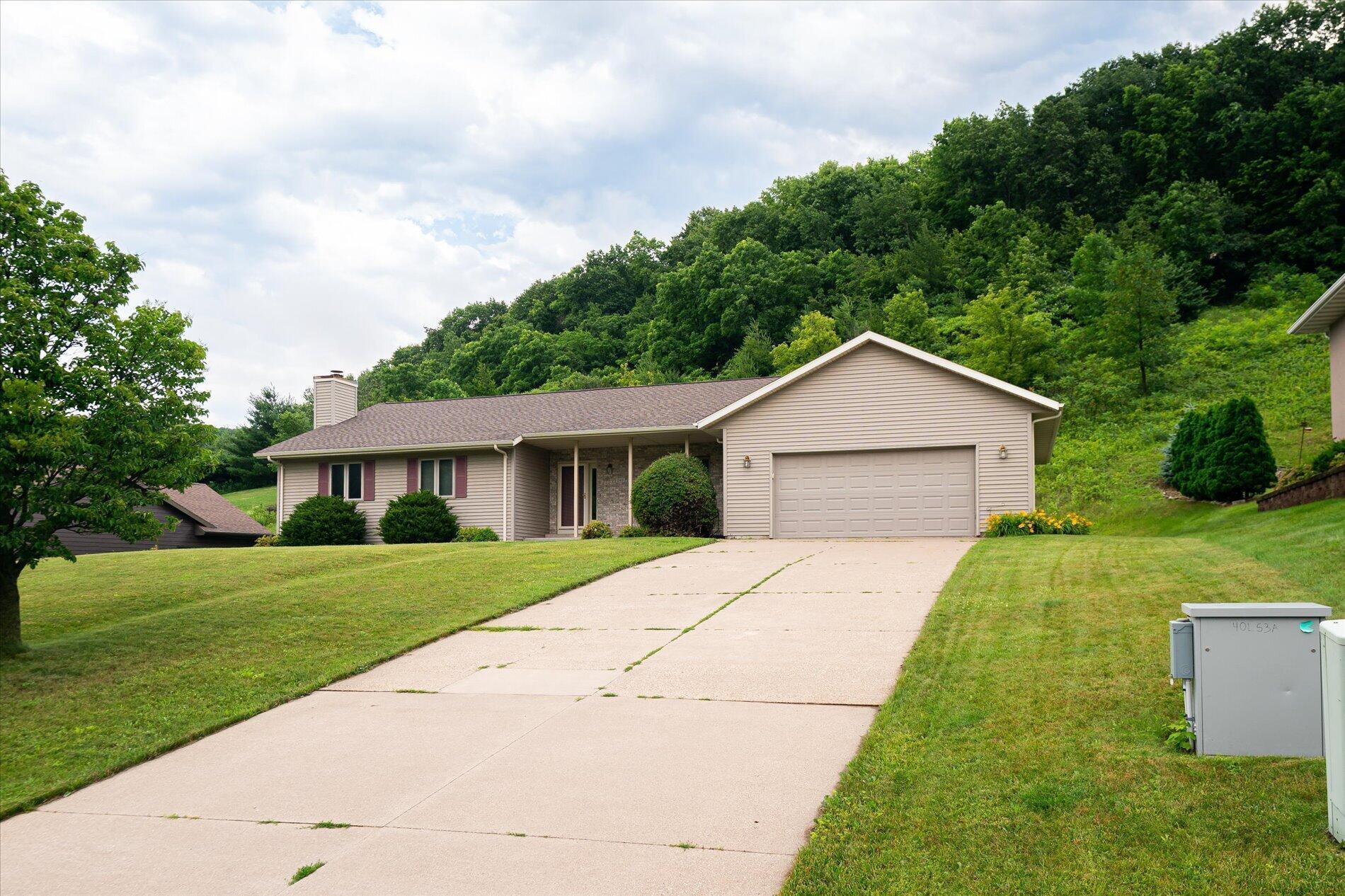 1st image of 240 Red Apple Dr, La Crescent, MN 55947 | MLS# 7116112
