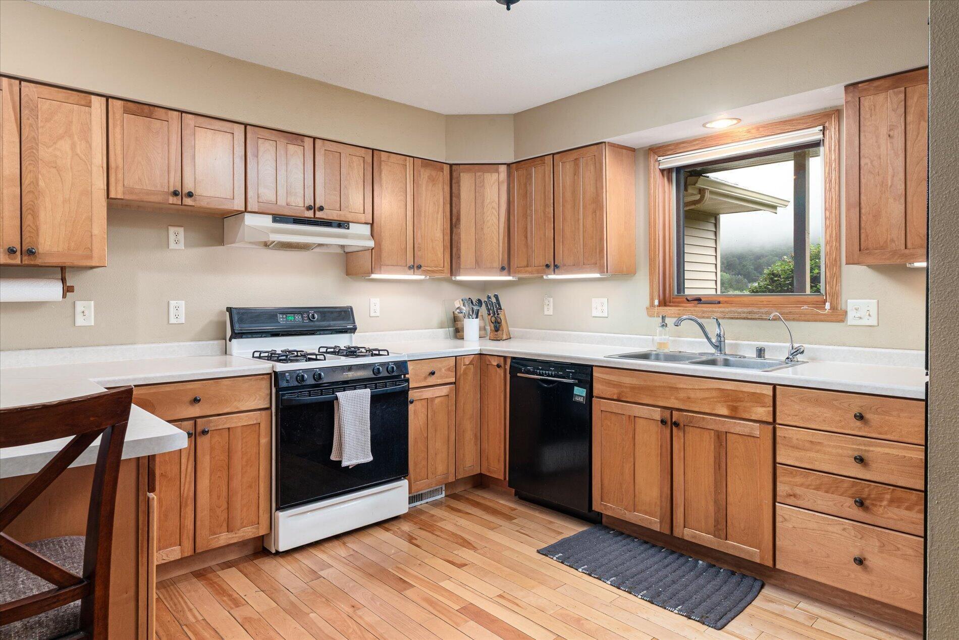 5th image of 240 Red Apple Dr, La Crescent, MN 55947 | MLS# 7116112