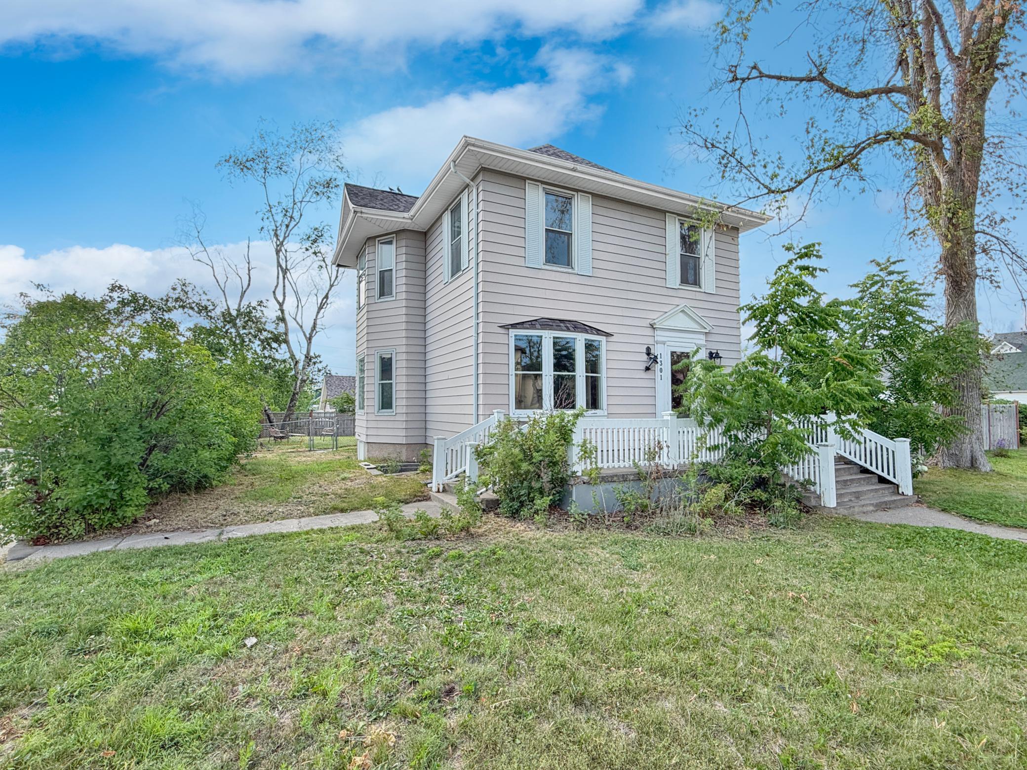 1st image of 1301 Beltrami Ave Nw, Bemidji, MN 56601 | MLS# 7116139