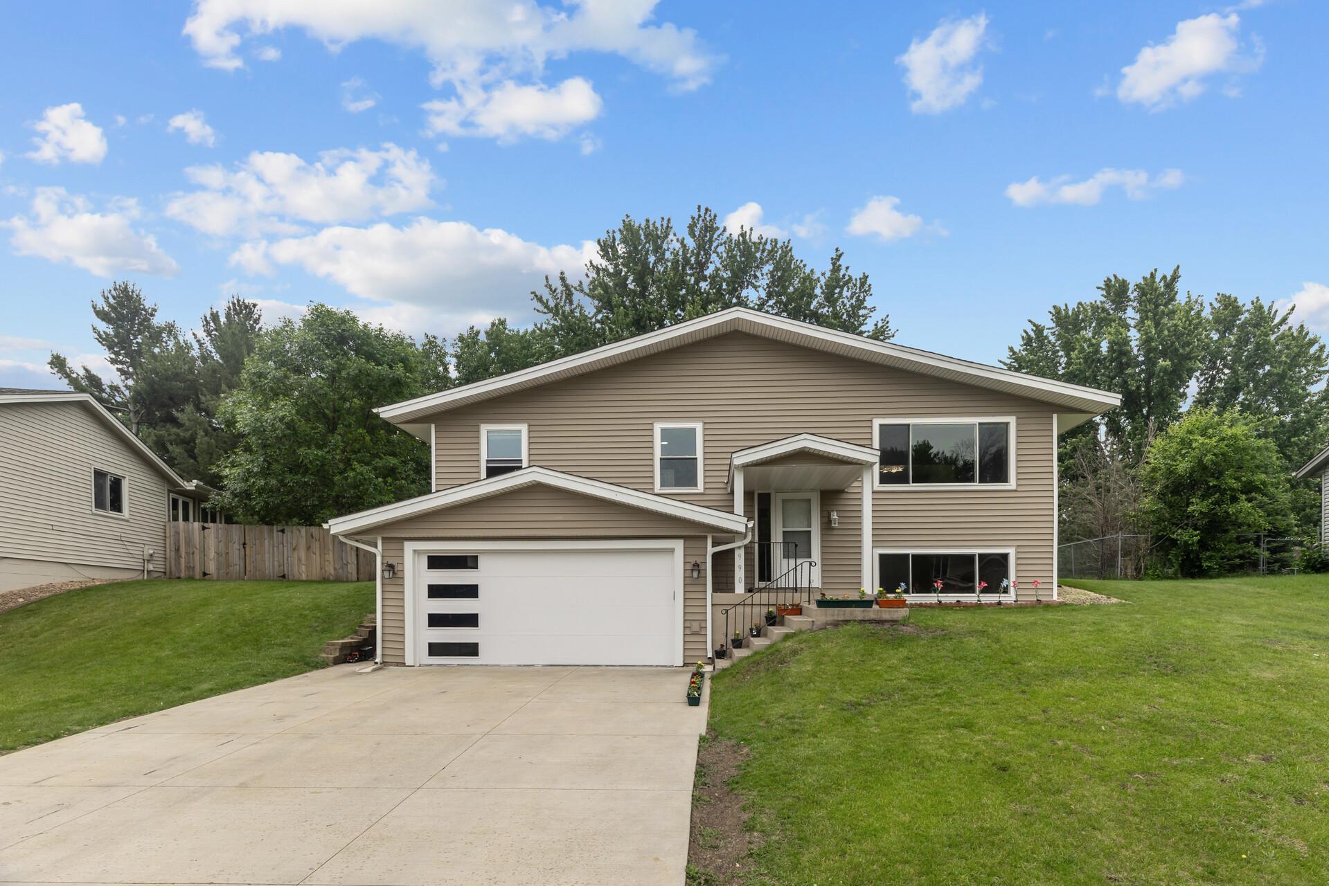 1st image of 4990 148th Path W, Saint Paul, MN 55124 | MLS# 7116143