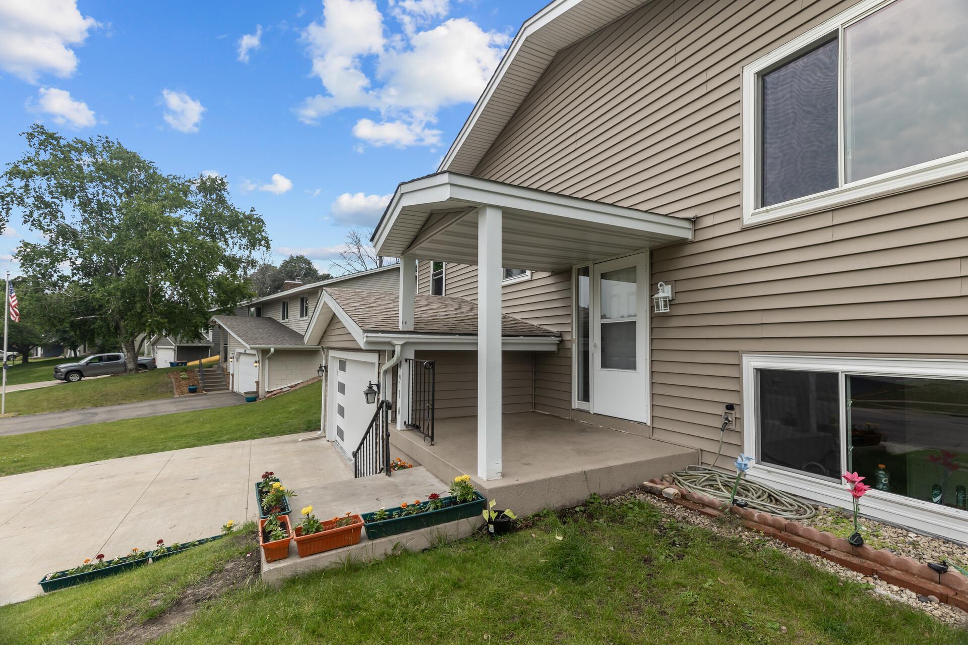 4th image of 4990 148Th Path W, Saint Paul, MN 55124 | MLS# 7116143