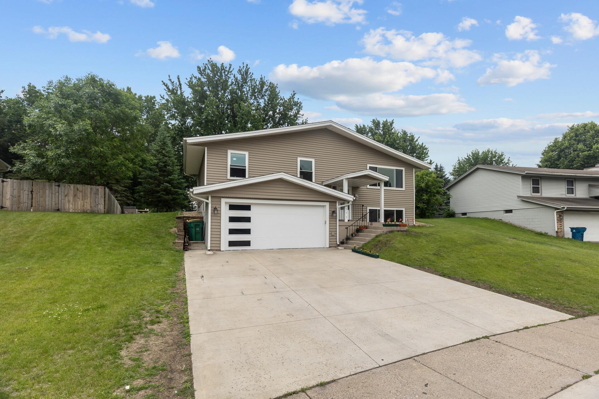 2nd image of 4990 148th Path W, Saint Paul, MN 55124 | MLS# 7116143