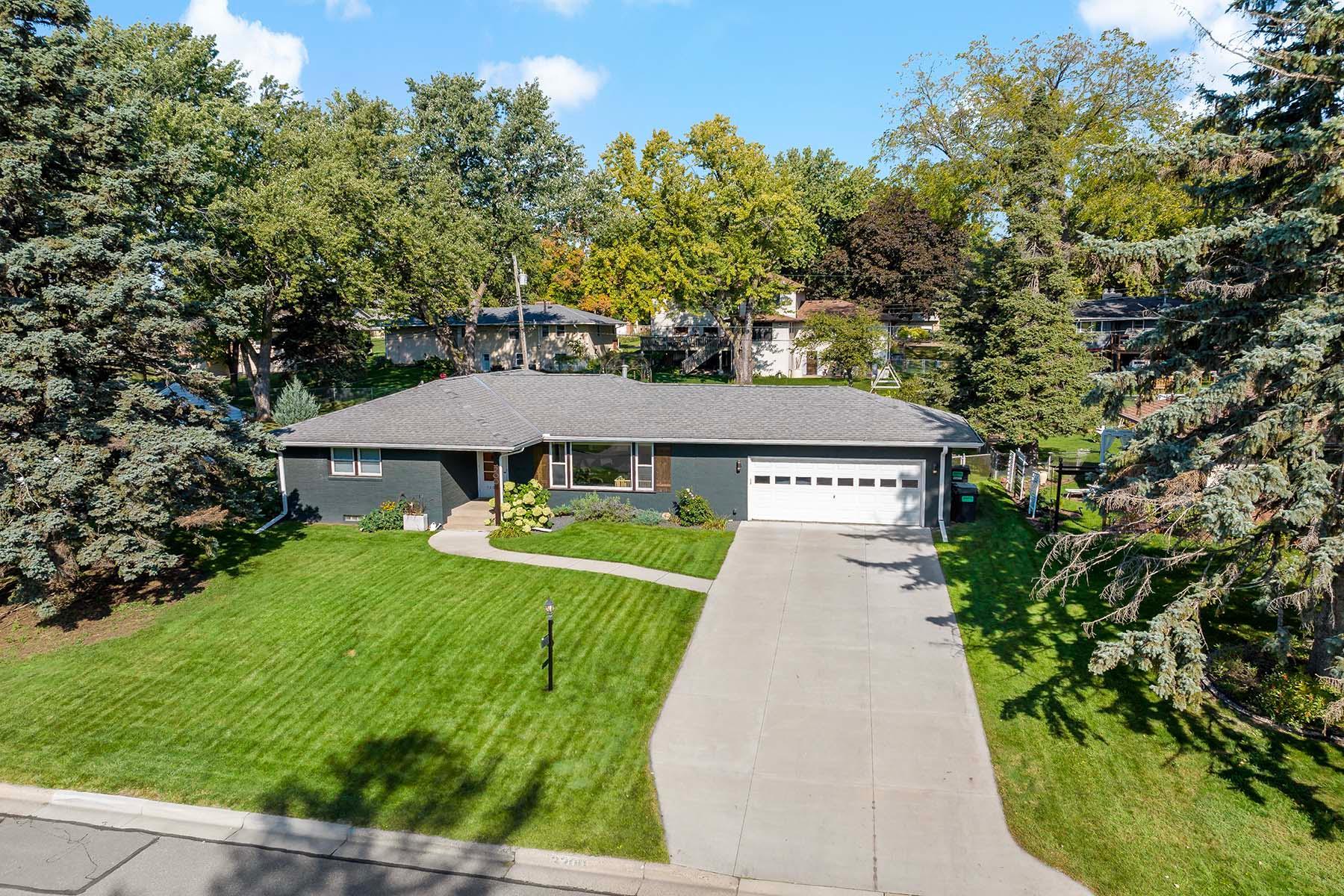 1st image of 3200 Armour Ter, Saint Anthony, MN 55418 | MLS# 7116192