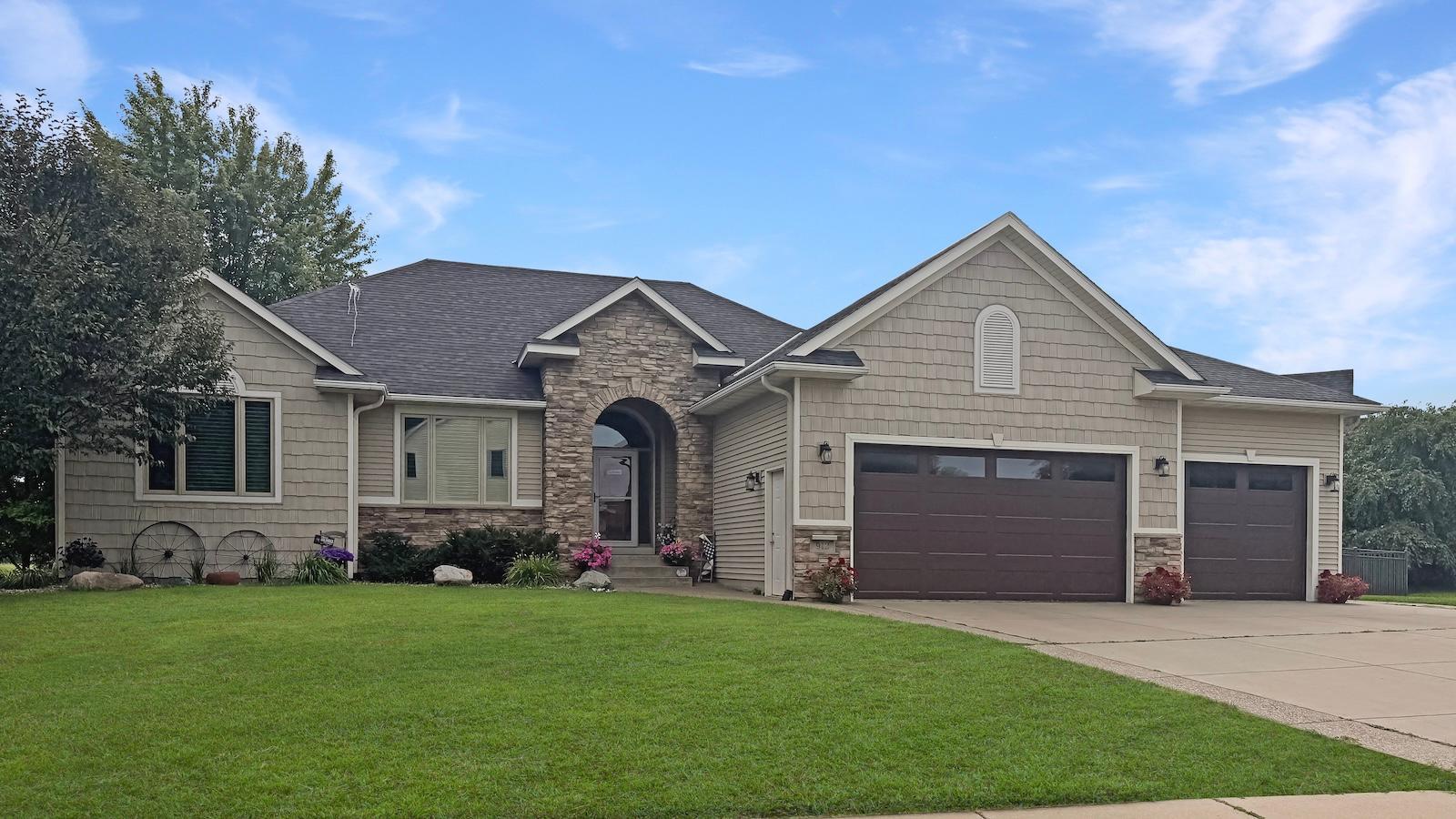 1st image of 912 Superior Dr, Northfield, MN 55057 | MLS# 7116202