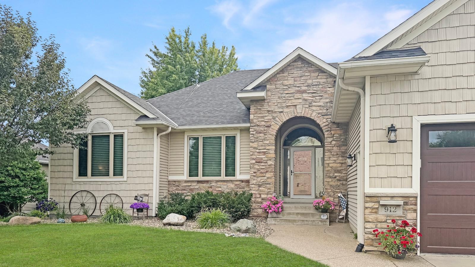 3rd image of 912 Superior Dr, Northfield, MN 55057 | MLS# 7116202