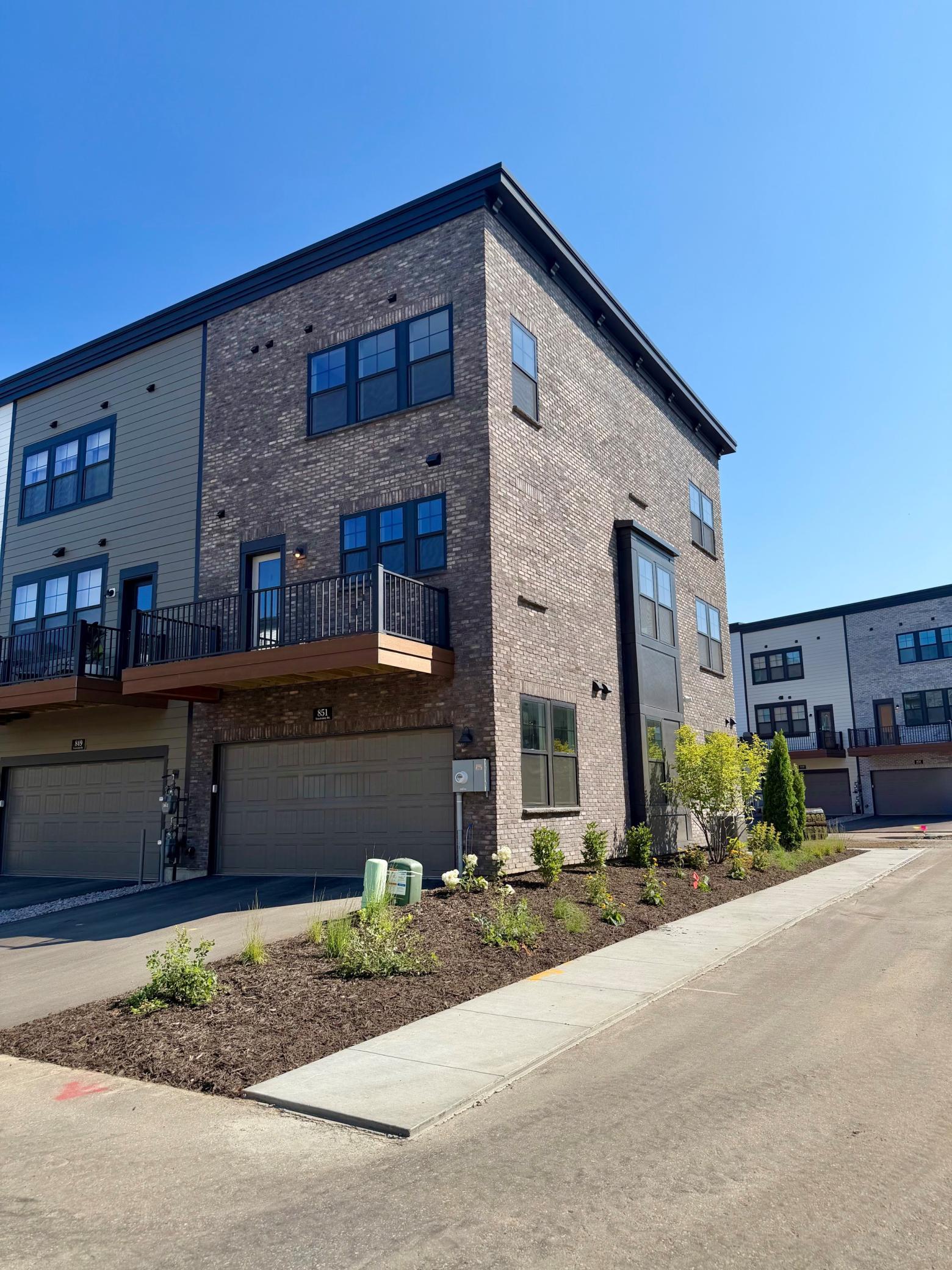 3rd image of 851 Sweetwater Dr, Saint Paul, MN 55116 | MLS# 7116216