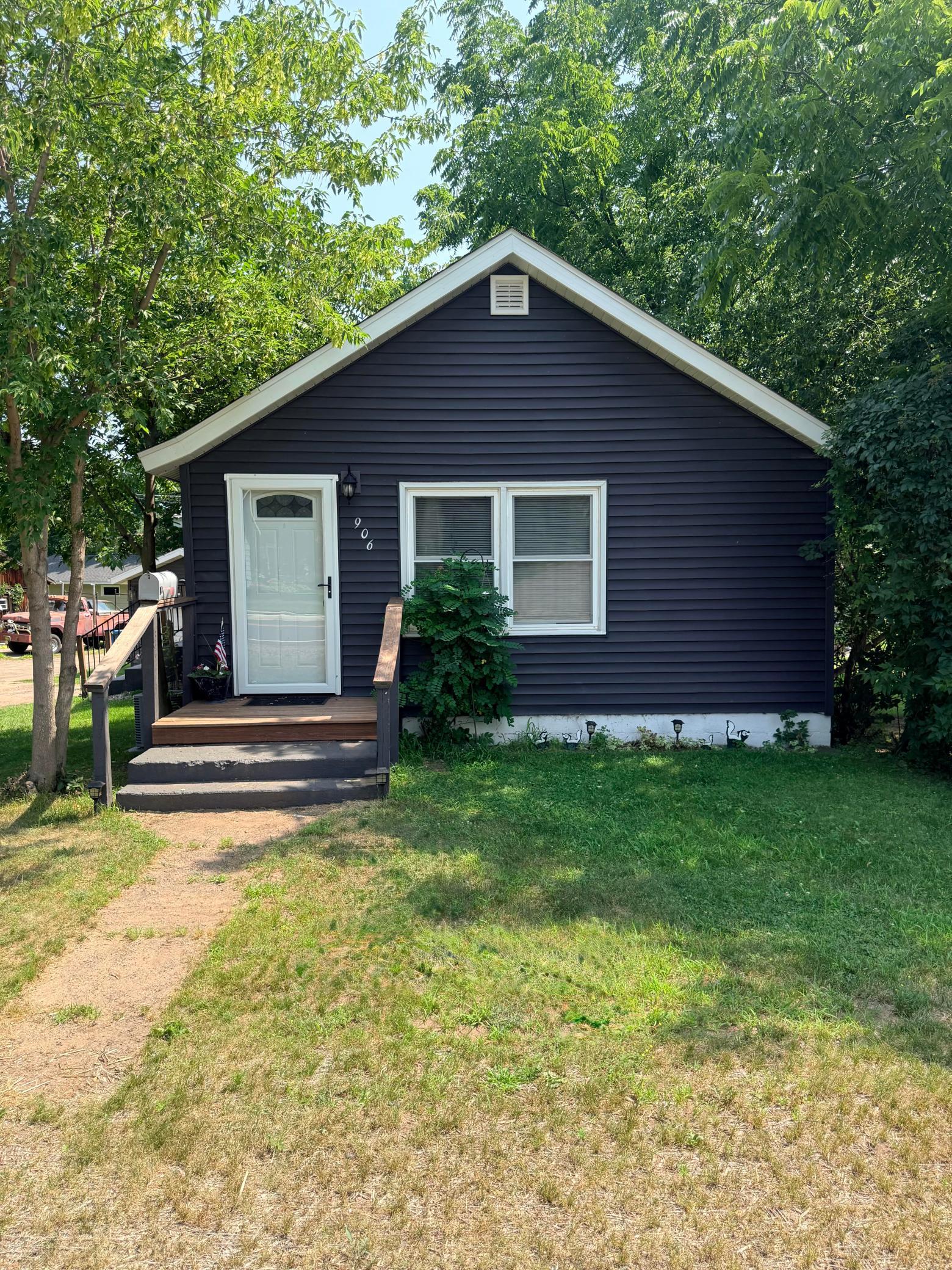 1st image of 906 Scribner St, Spooner, WI 54801 | MLS# 7116223