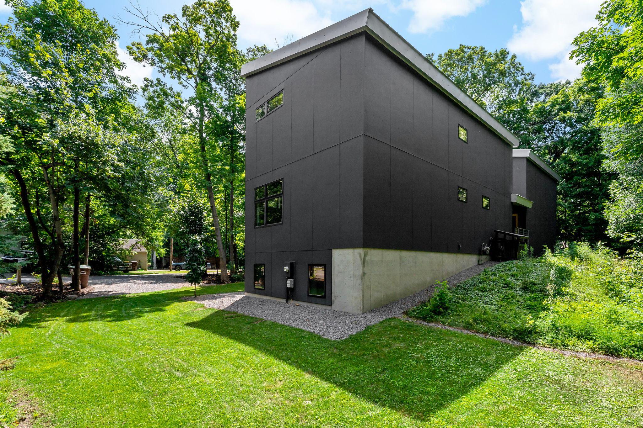 3rd image of 21160 Forest Dr, Excelsior, MN 55331 | MLS# 7116271