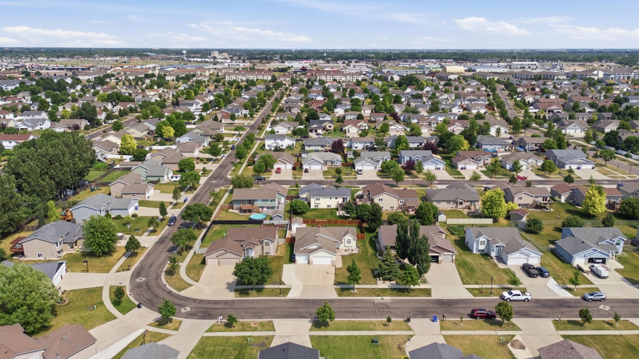 2nd image of 3532 Lincoln St S, Fargo, ND 58104 | MLS# 7116273