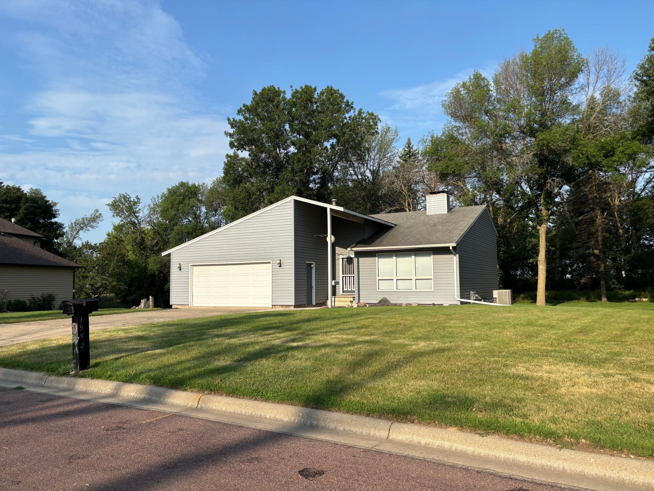 1st image of 1950 Knollwood Dr, Fairmont, MN 56031 | MLS# 7116314