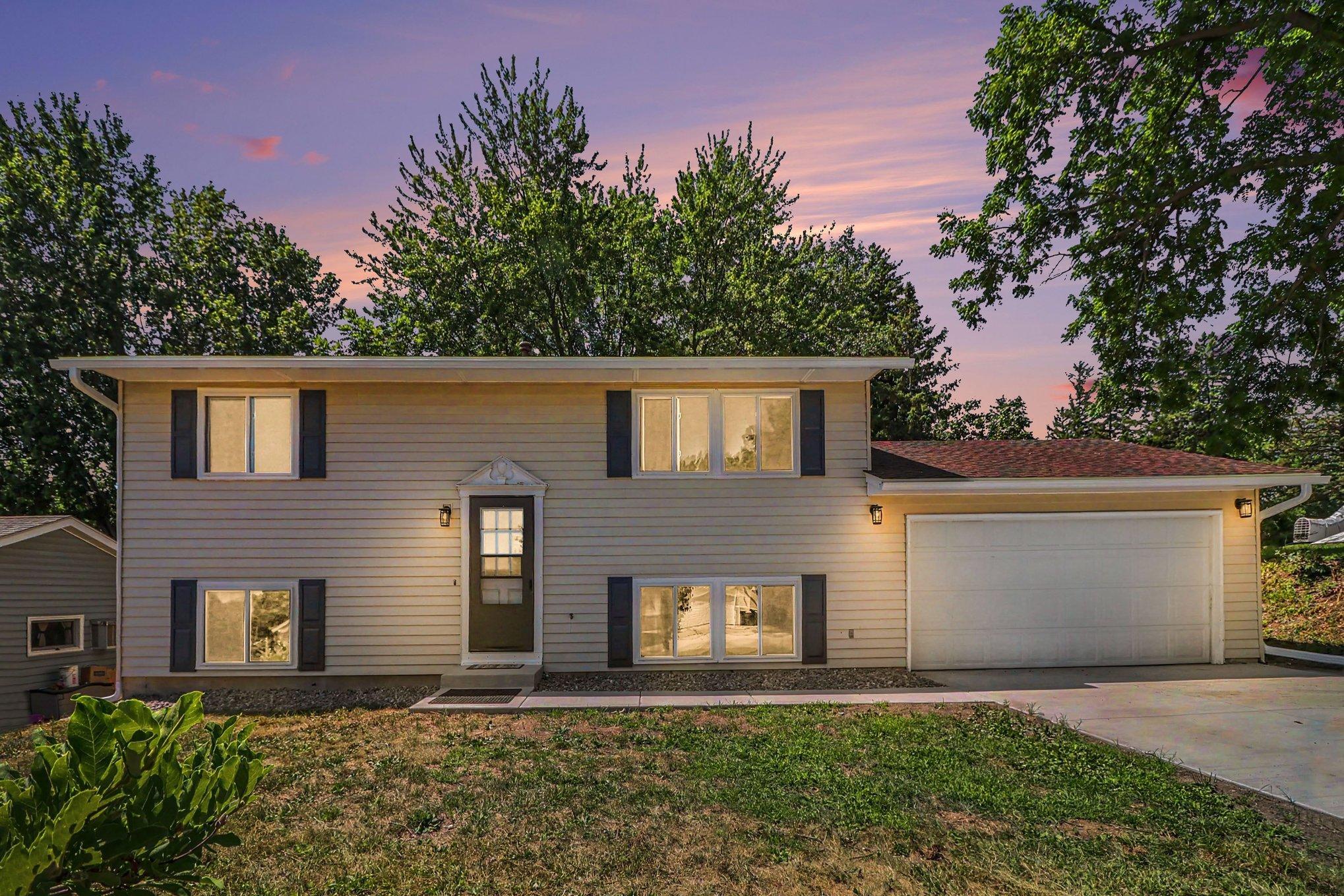 1st image of 421 3rd Ave Sw, Lonsdale, MN 55046 | MLS# 7116344