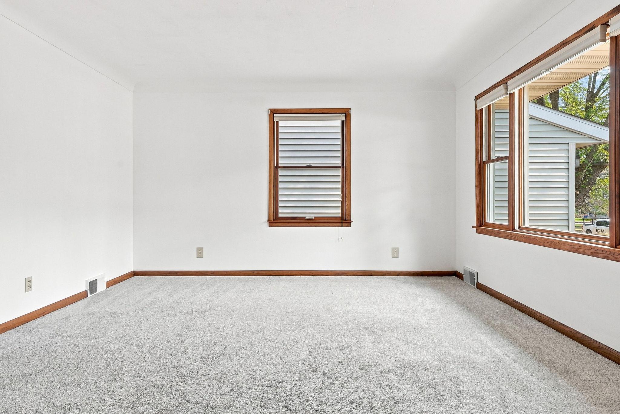 5th image of 563 Shryer Ave W, Saint Paul, MN 55113 | MLS# 7116380