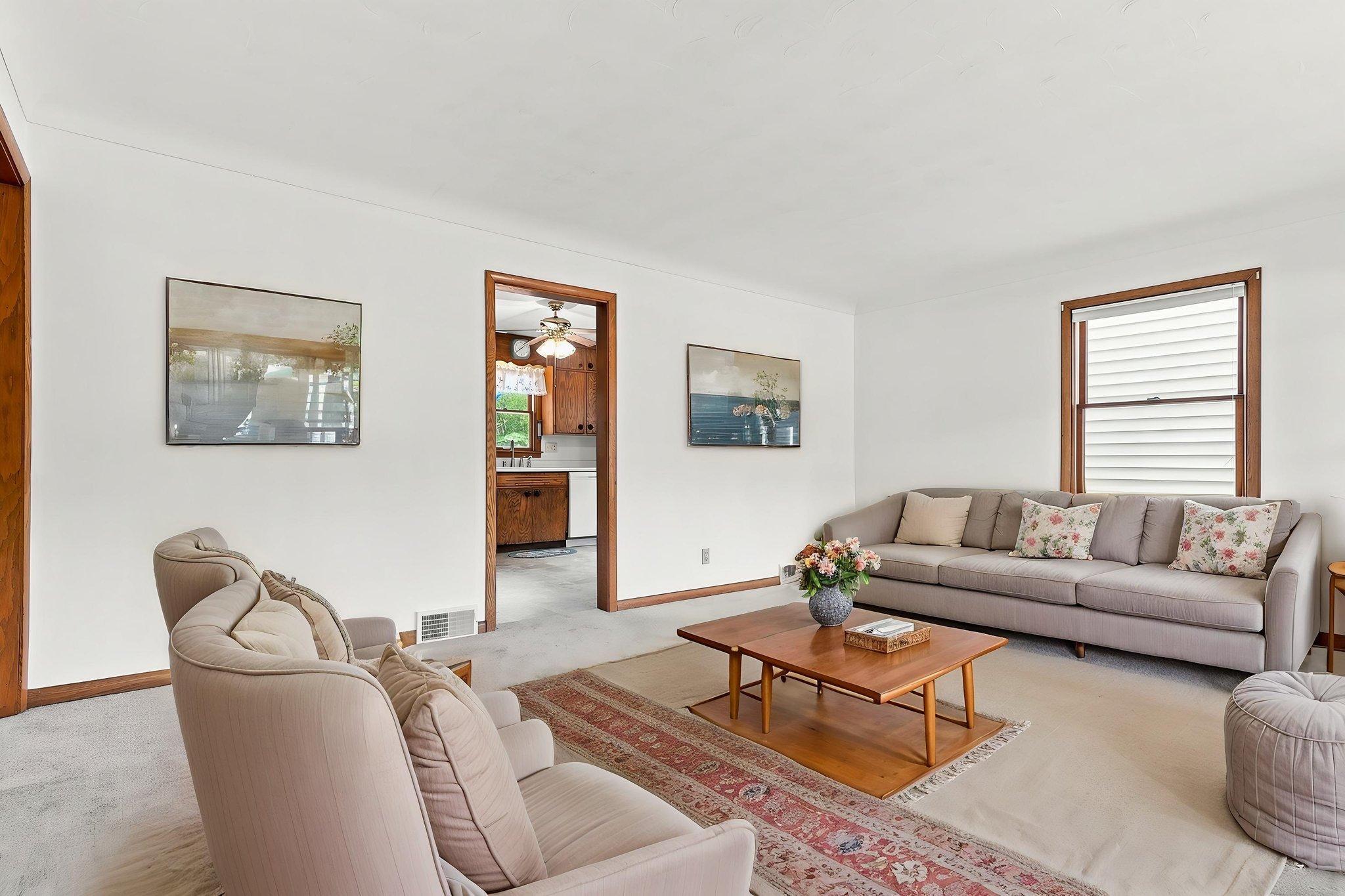 4th image of 563 Shryer Ave W, Saint Paul, MN 55113 | MLS# 7116380