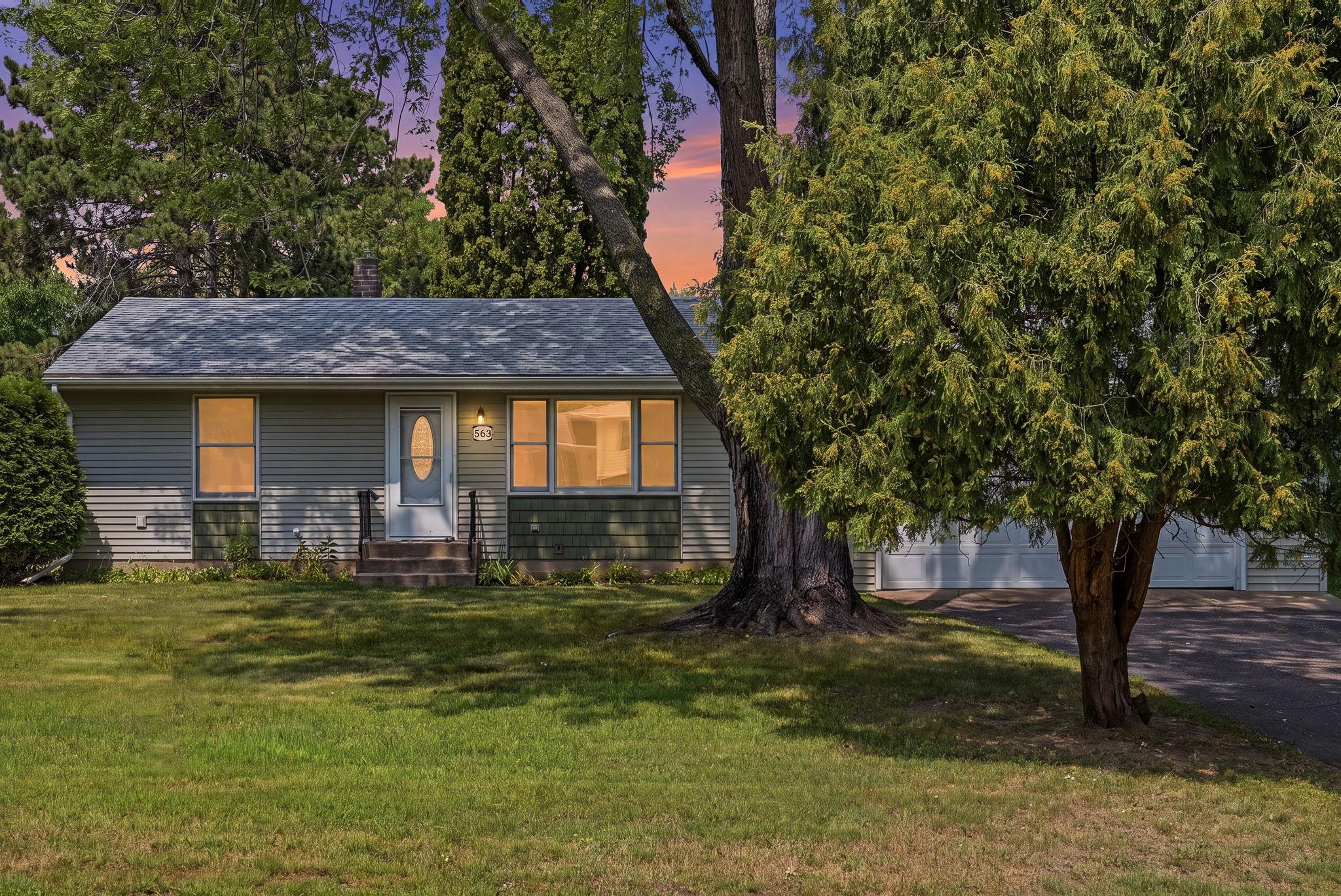 2nd image of 563 Shryer Ave W, Saint Paul, MN 55113 | MLS# 7116380
