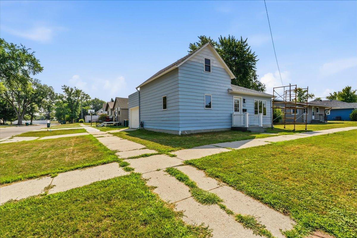 3rd image of 422 2Nd St N, Wahpeton, ND 58075 | MLS# 7116424