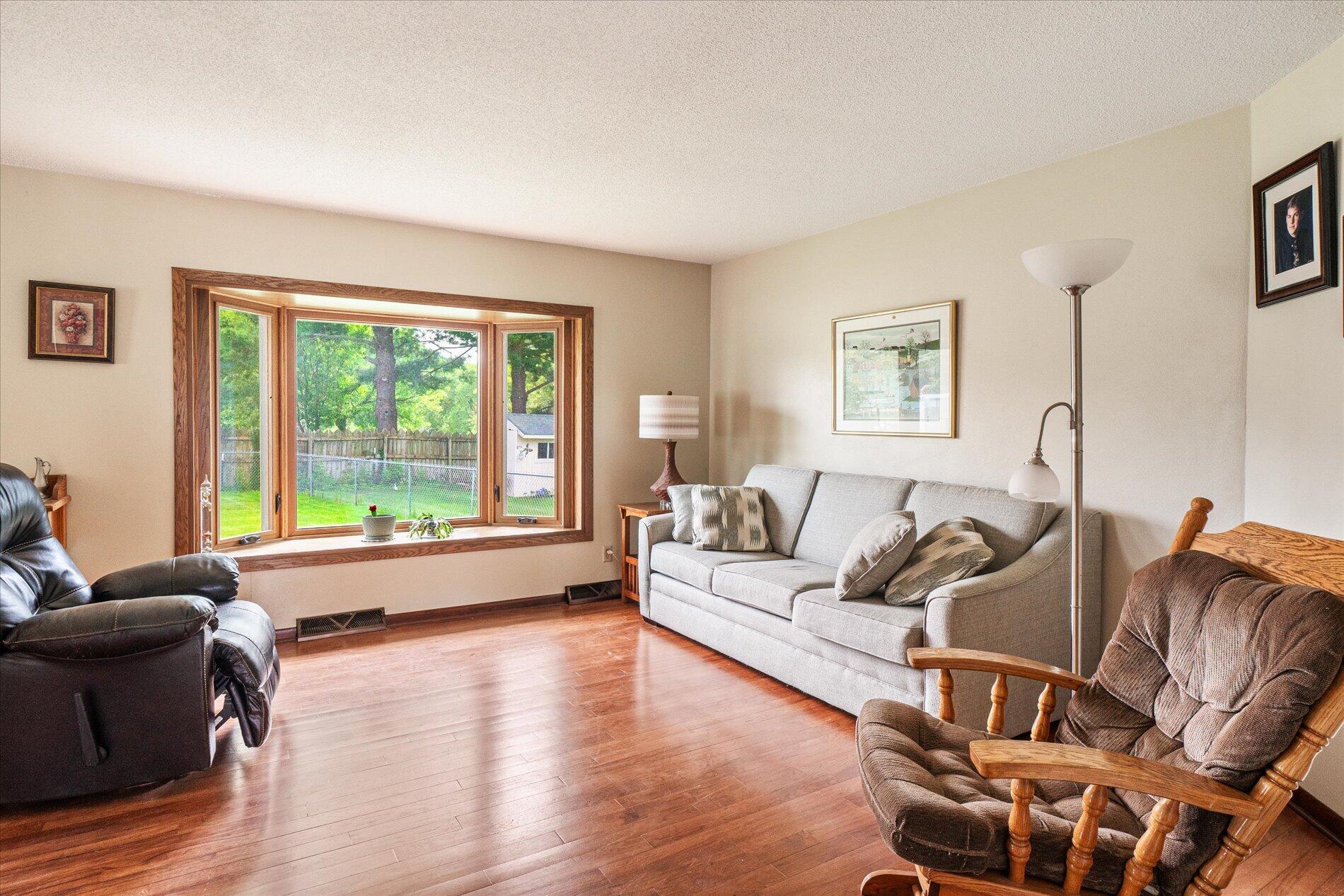 3rd image of 1430 Willow St, La Crescent, MN 55947 | MLS# 7116467