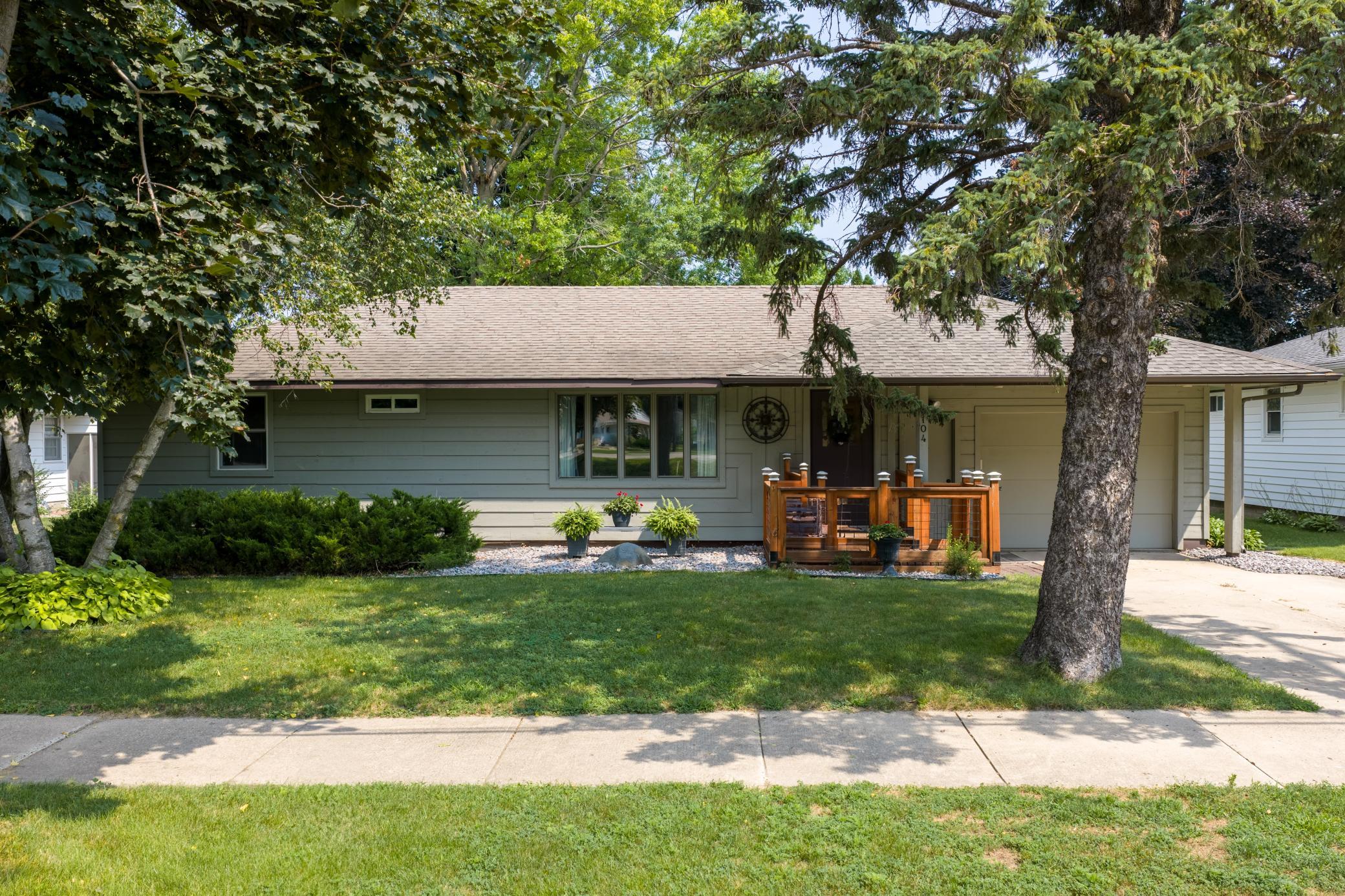 1st image of 2104 W Oakland Ave, Austin, MN 55912 | MLS# 7116491