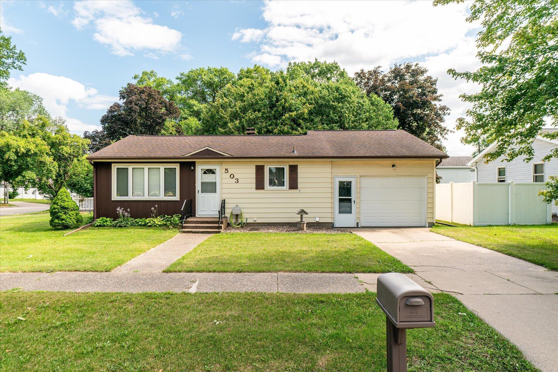 1st image of 503 S 9th St, La Crescent, MN 55947 | MLS# 7116497