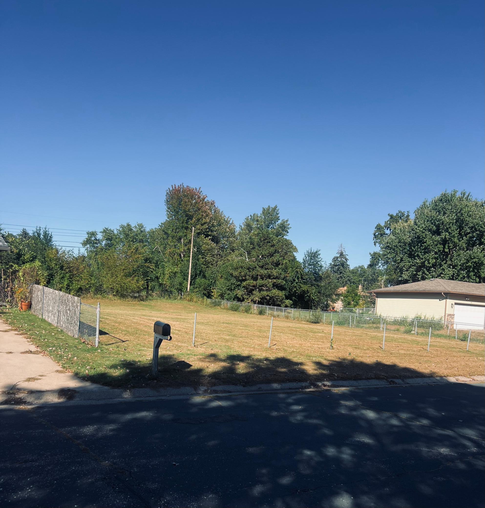 2nd image of 3xx Belmont Ln E, Saint Paul, MN 55117 | MLS# 7116536