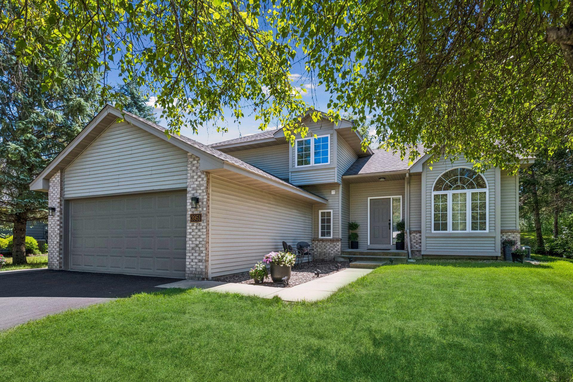 2nd image of 3951 Country Oaks Dr, Excelsior, MN 55331 | MLS# 7116602