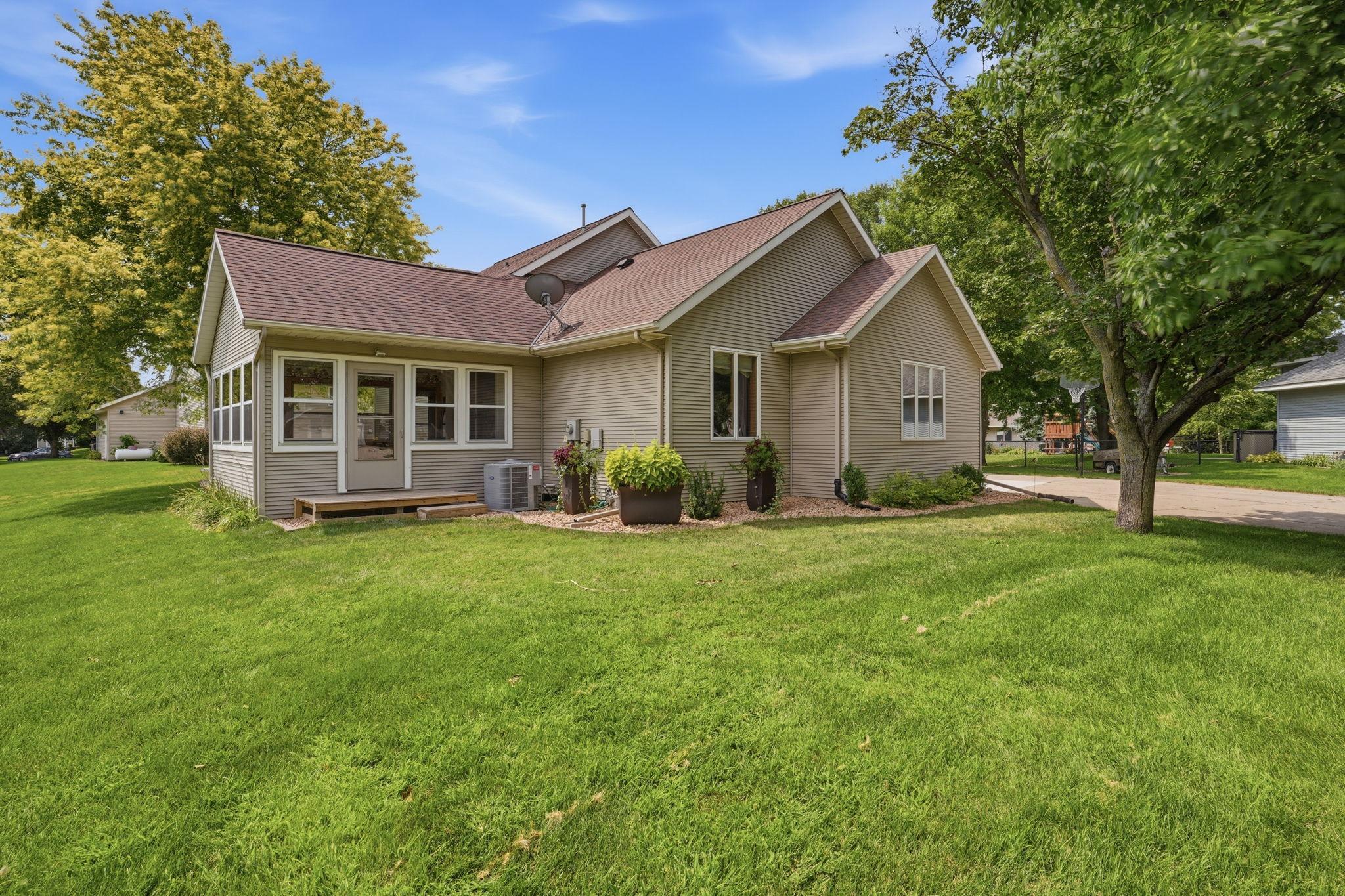 3rd image of 805 26Th Ave Sw, Willmar, MN 56201 | MLS# 7116629