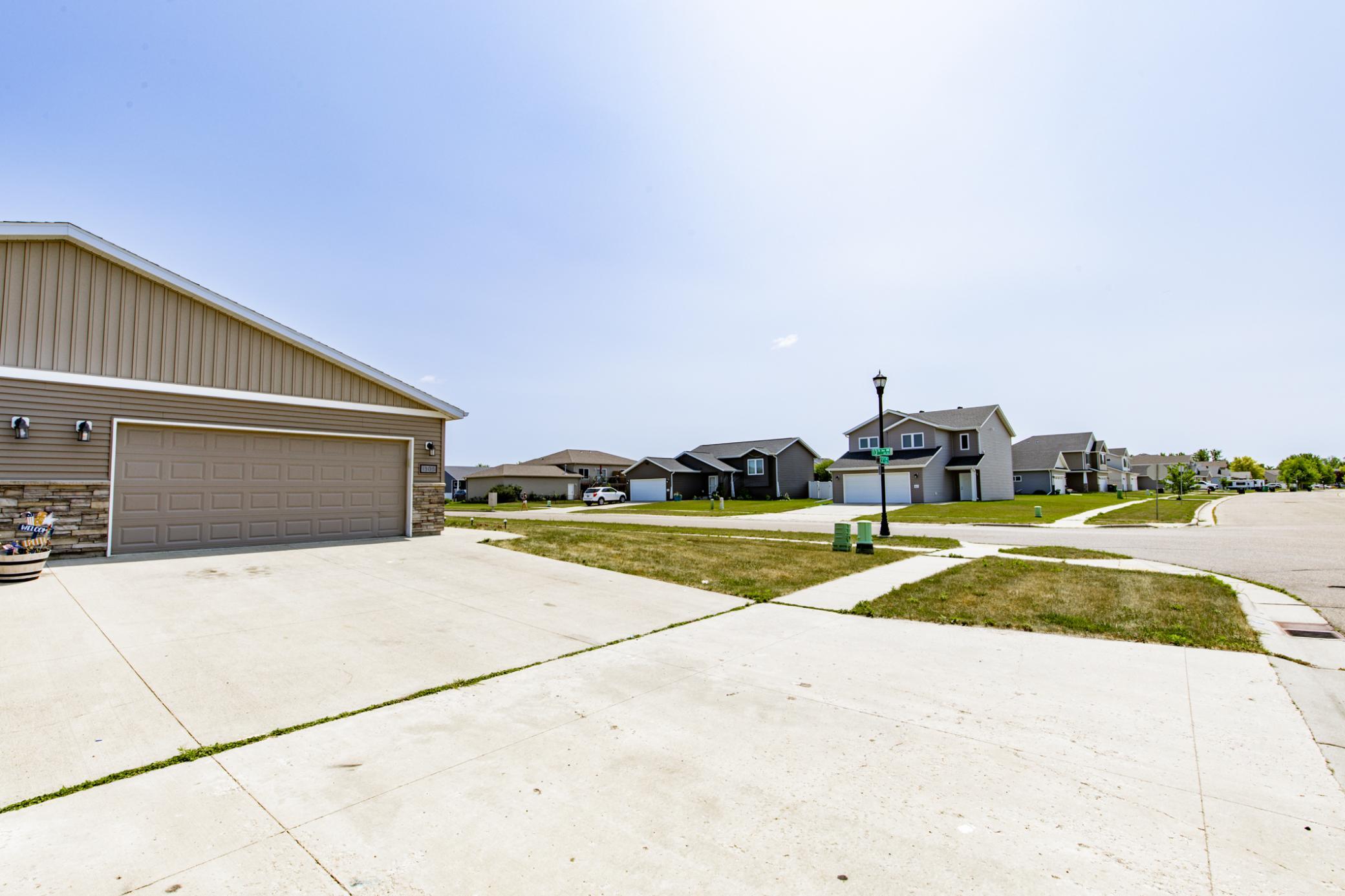 5th image of 1305 5Th St Nw, West Fargo, ND 58078 | MLS# 7116681