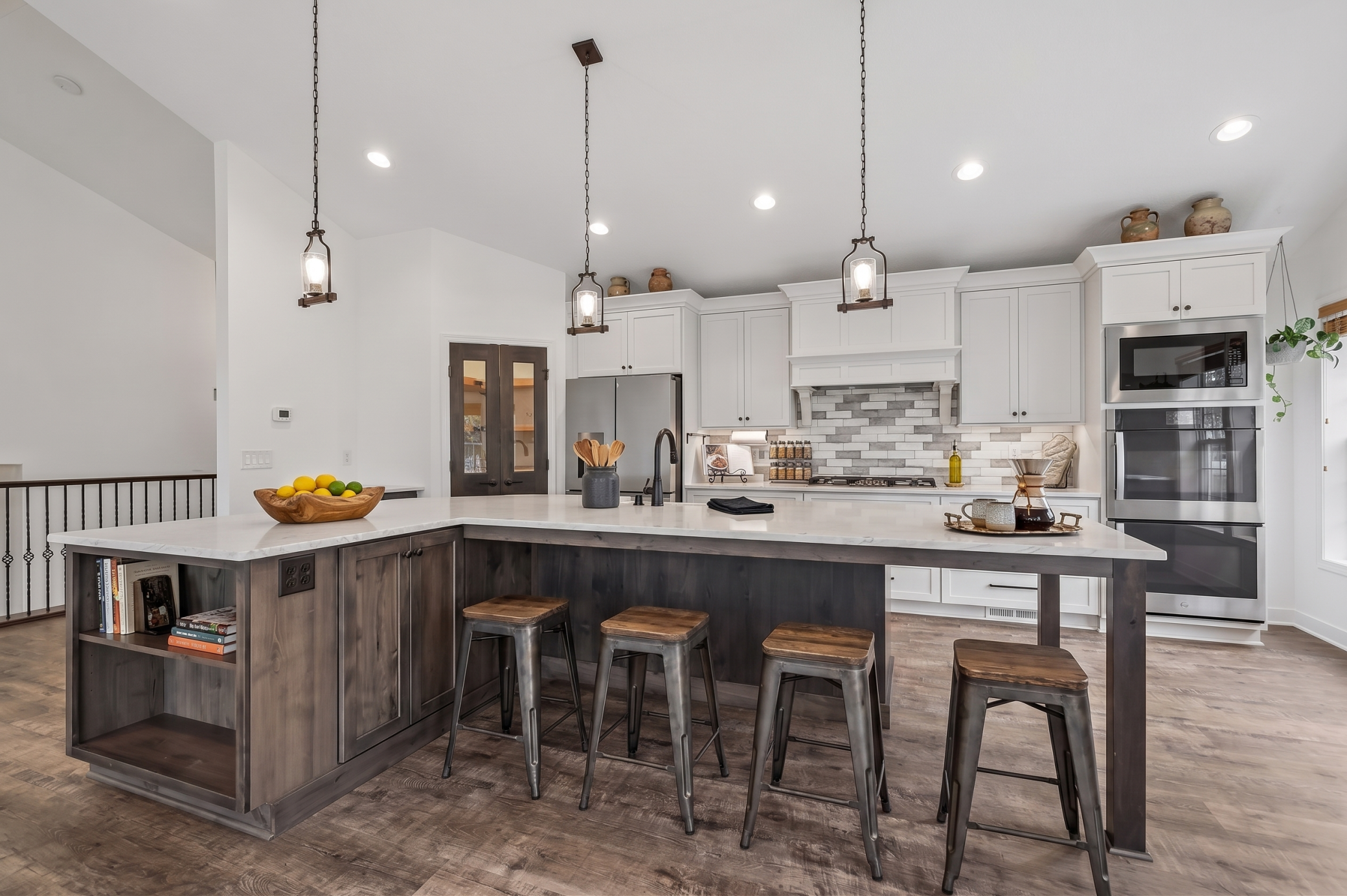 1st image of 3460 Commonwealth Ave, Saint Paul, MN 55125 | MLS# 7116743