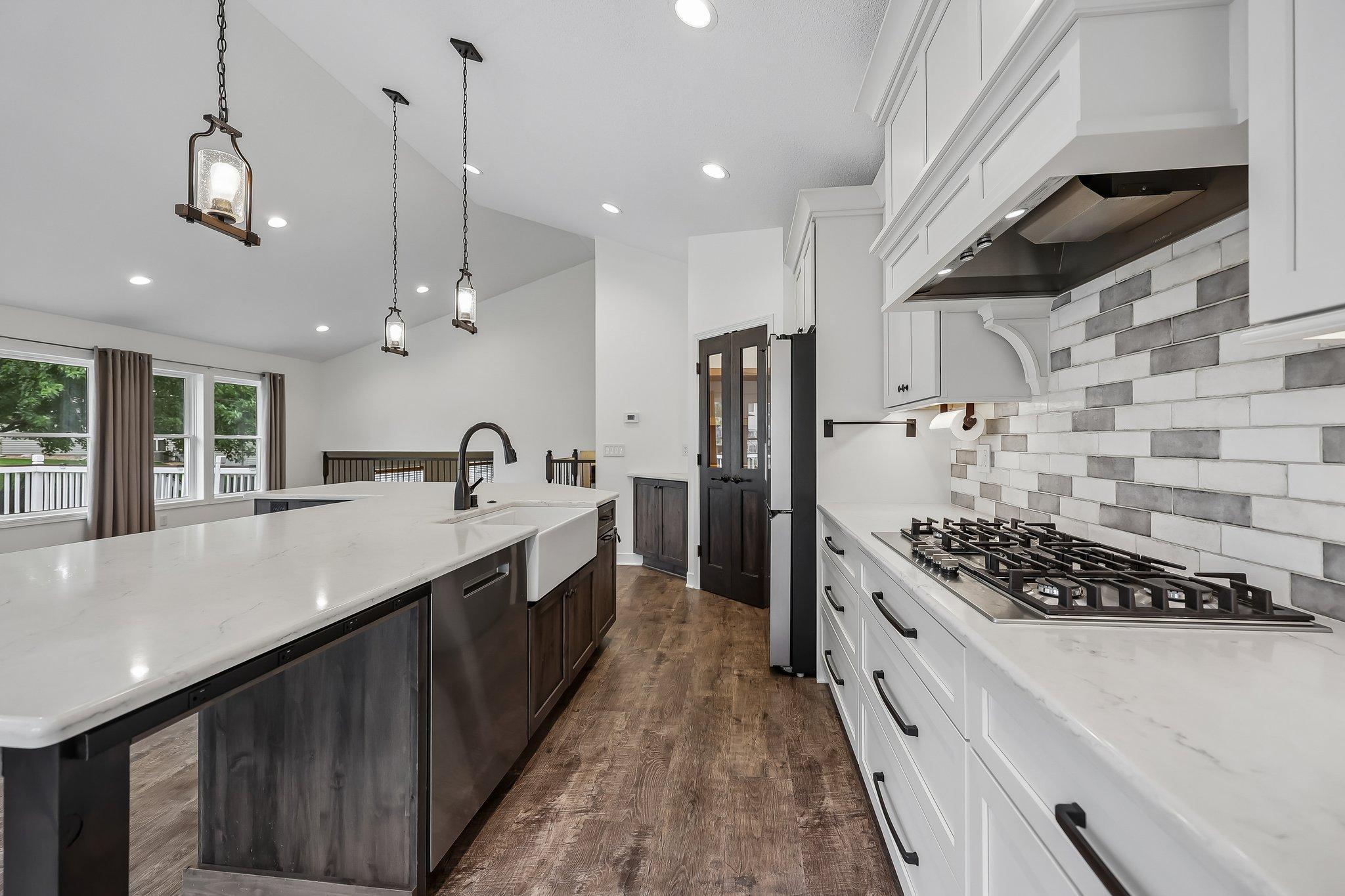 3rd image of 3460 Commonwealth Ave, Saint Paul, MN 55125 | MLS# 7116743