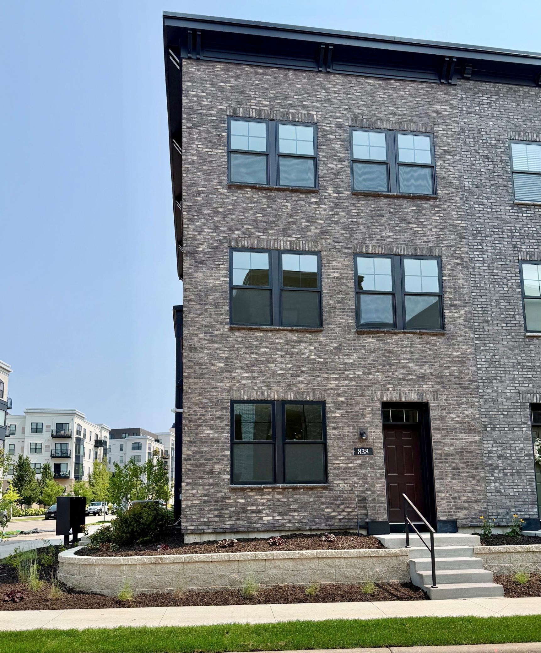 1st image of 838 Woodlawn Ave, Saint Paul, MN 55116 | MLS# 7116821