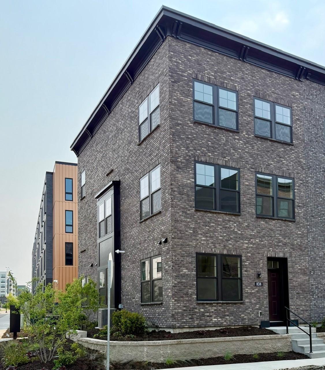2nd image of 838 Woodlawn Ave, Saint Paul, MN 55116 | MLS# 7116821