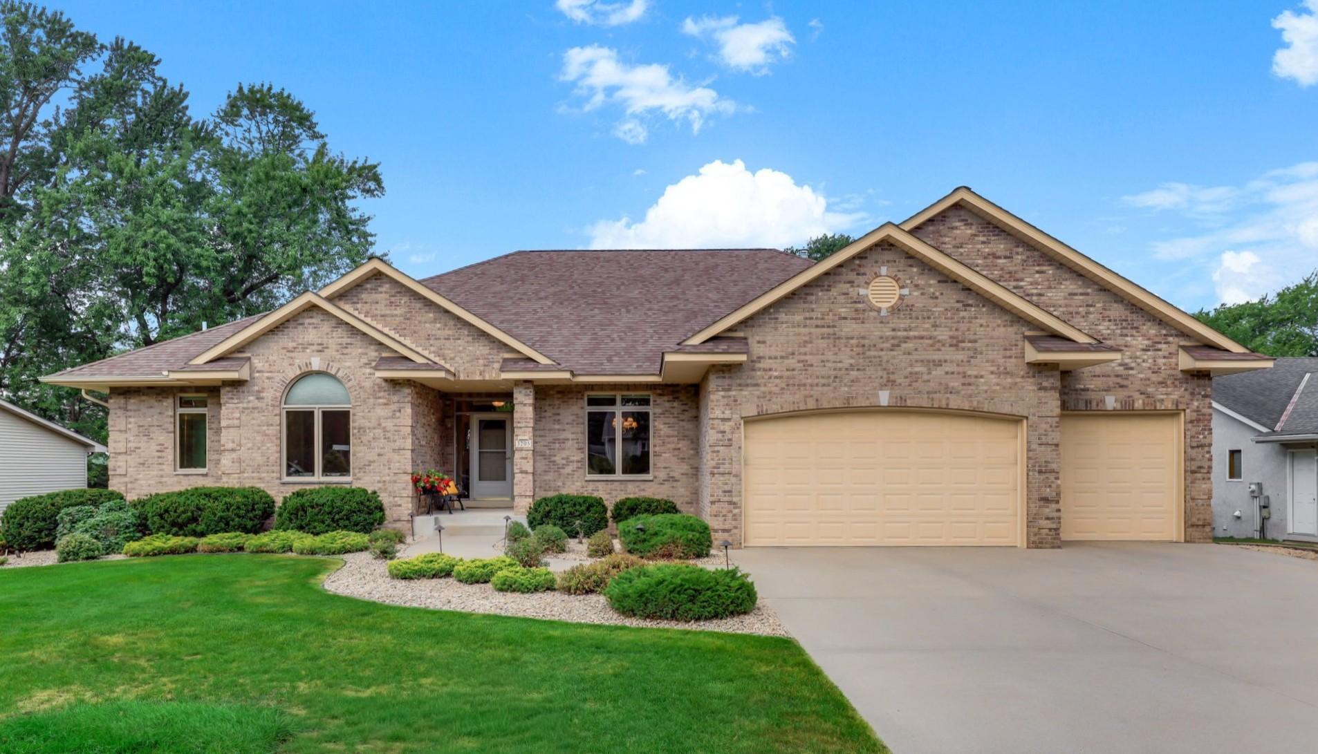 1st image of 3205 Woodbridge St, Saint Paul, MN 55126 | MLS# 7116875