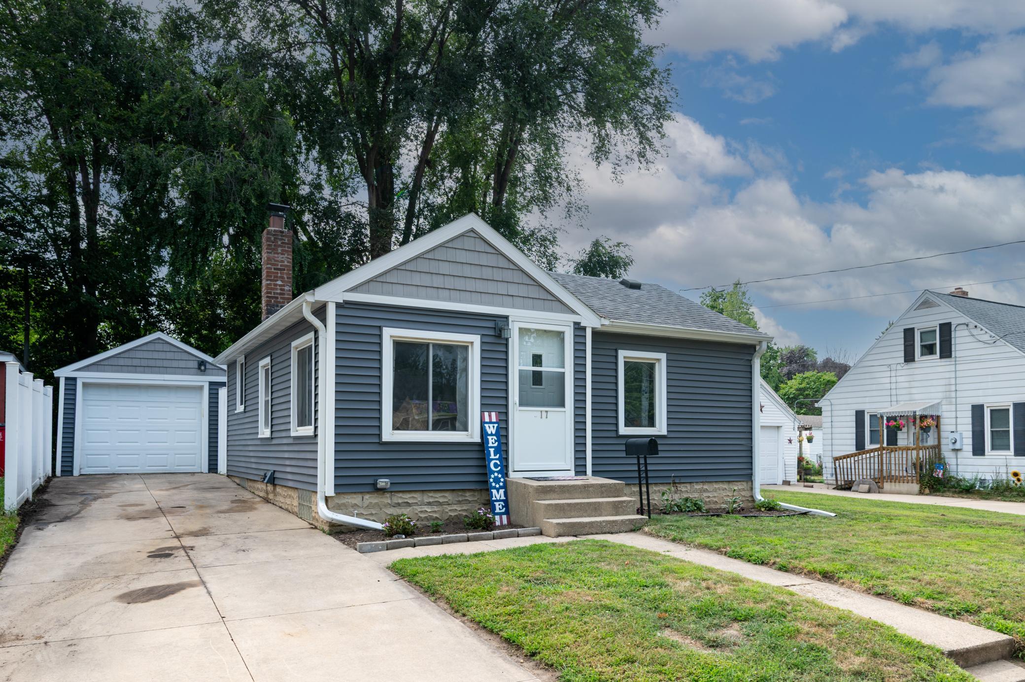2nd image of 217 15th Ave Ne, Rochester, MN 55906 | MLS# 7116893