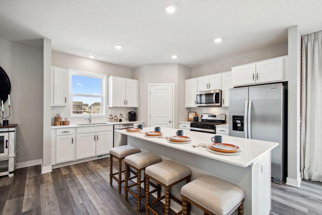 2nd image of 4881 171st St W, Lakeville, MN 55044 | MLS# 7116899