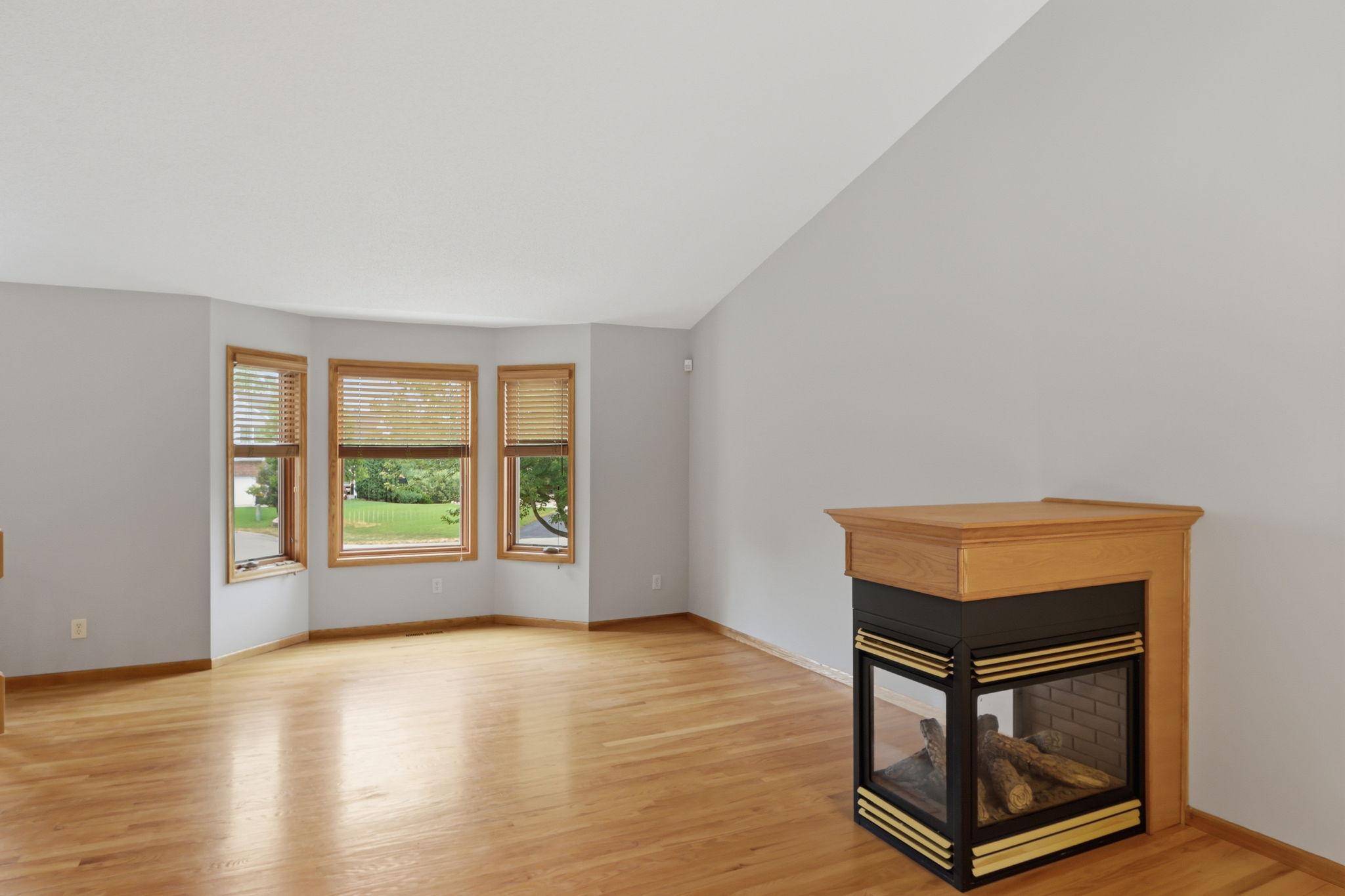 2nd image of 8182 Lori Ln, Saint Paul, MN 55125 | MLS# 7116947