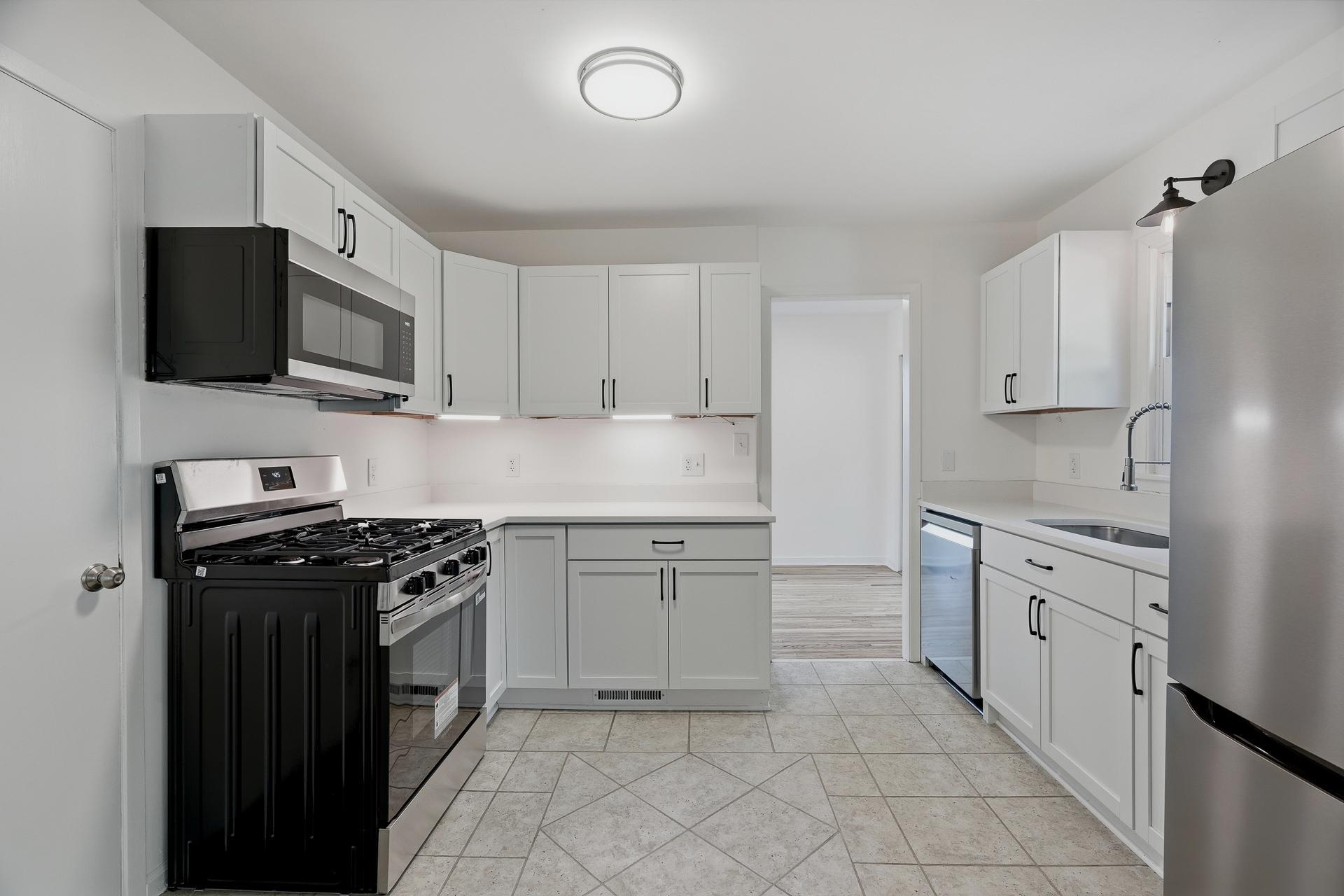2nd image of 3838 France Ave S, Saint Louis Park, MN 55416 | MLS# 7116989