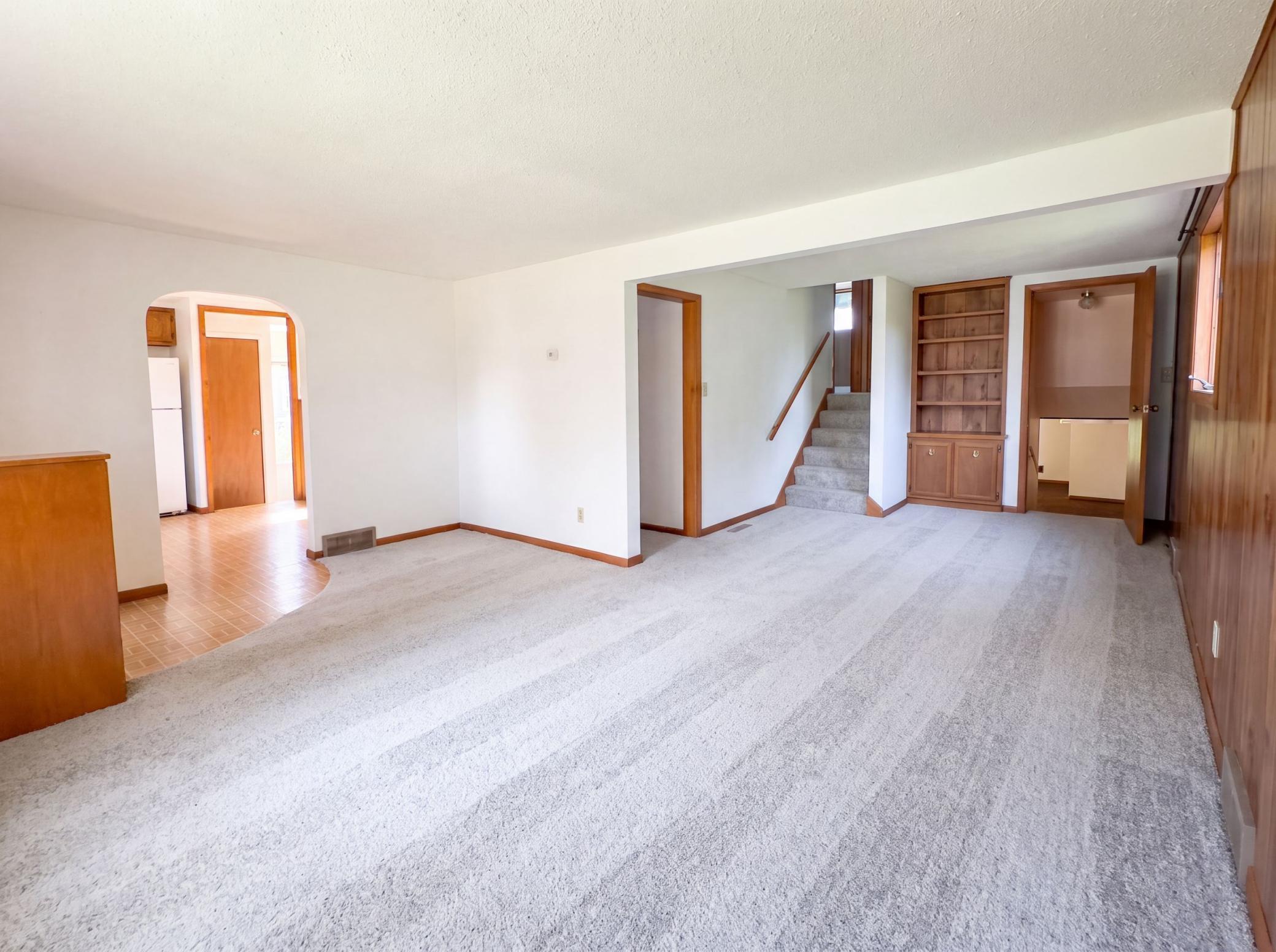 3rd image of 816 S Broadway St, Spring Valley, MN 55975 | MLS# 7117049