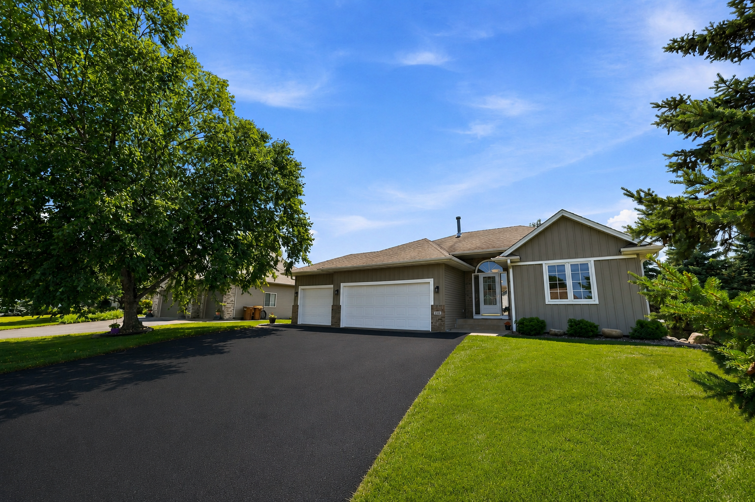 2nd image of 5411 128th St N, Hugo, MN 55038 | MLS# 7117083