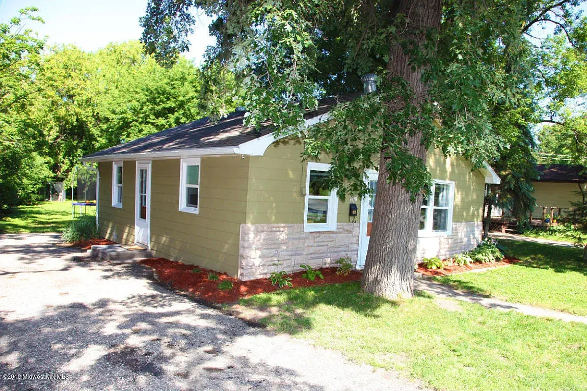 2nd image of 1030 West Ave, Detroit Lakes, MN 56501 | MLS# 7117164
