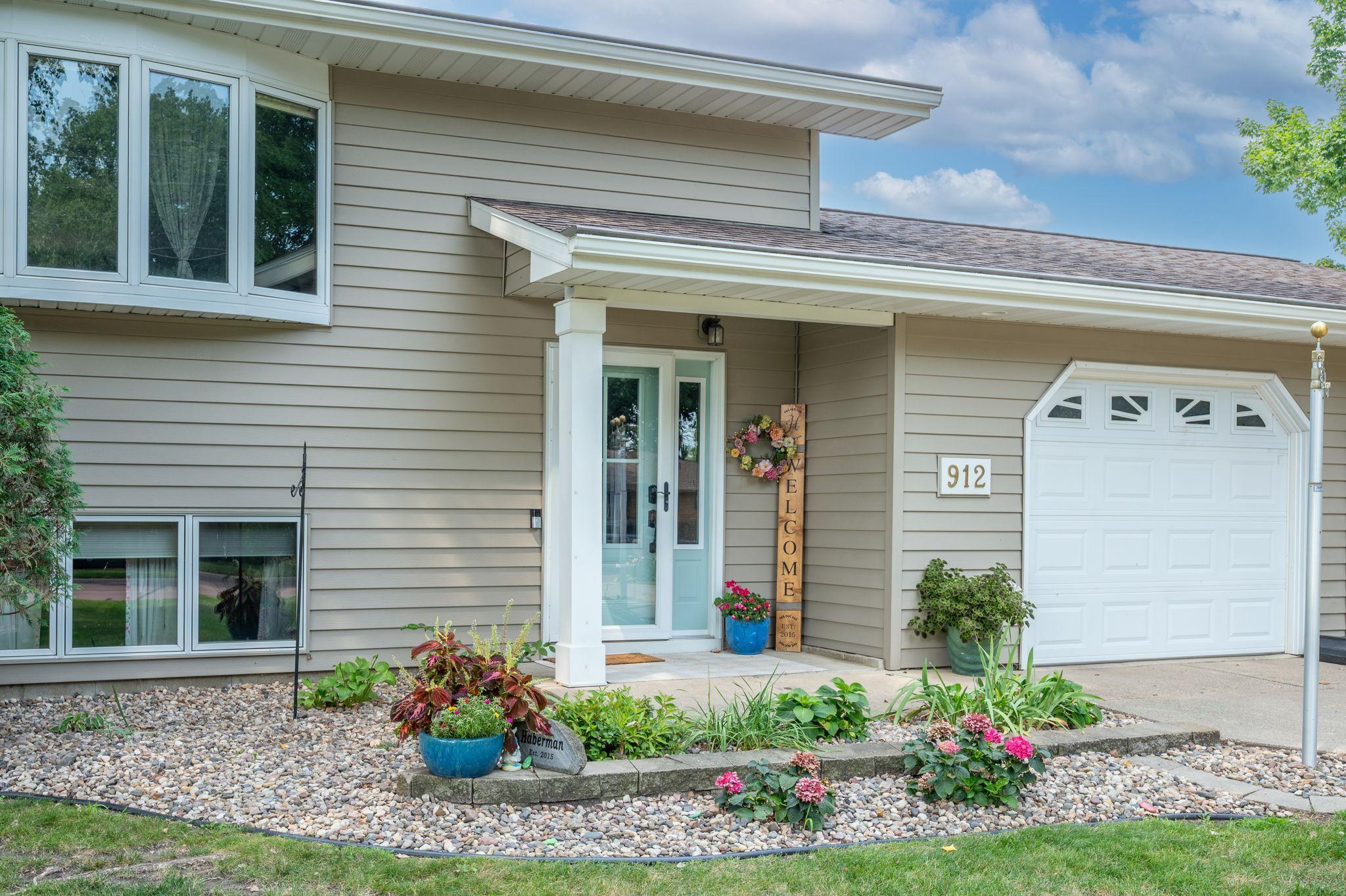 2nd image of 912 Shoreacres Dr, Fairmont, MN 56031 | MLS# 7117252