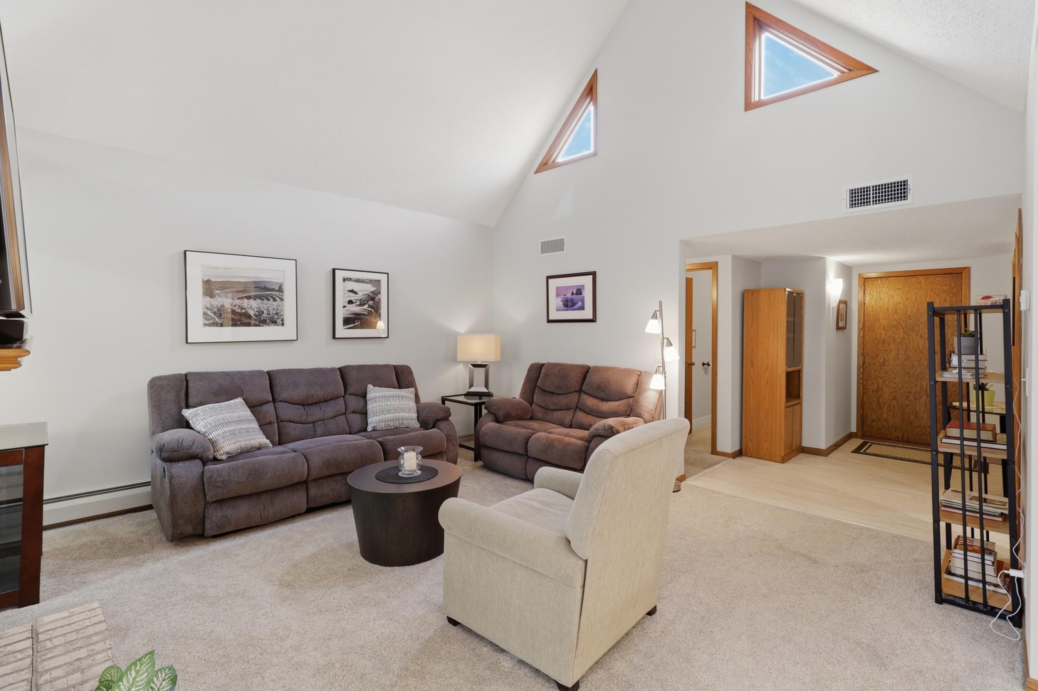 5th image of 6100 Auto Clb Rd, Bloomington, MN 55438