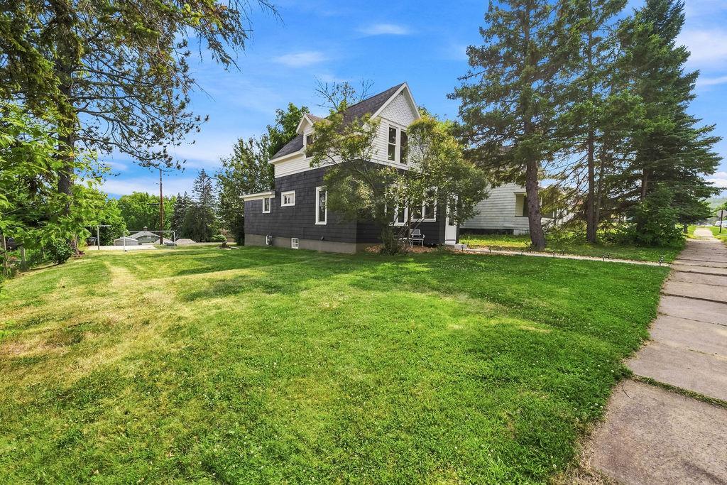 2nd image of 4506 Dodge St, Duluth, MN 55804 | MLS# 7117301