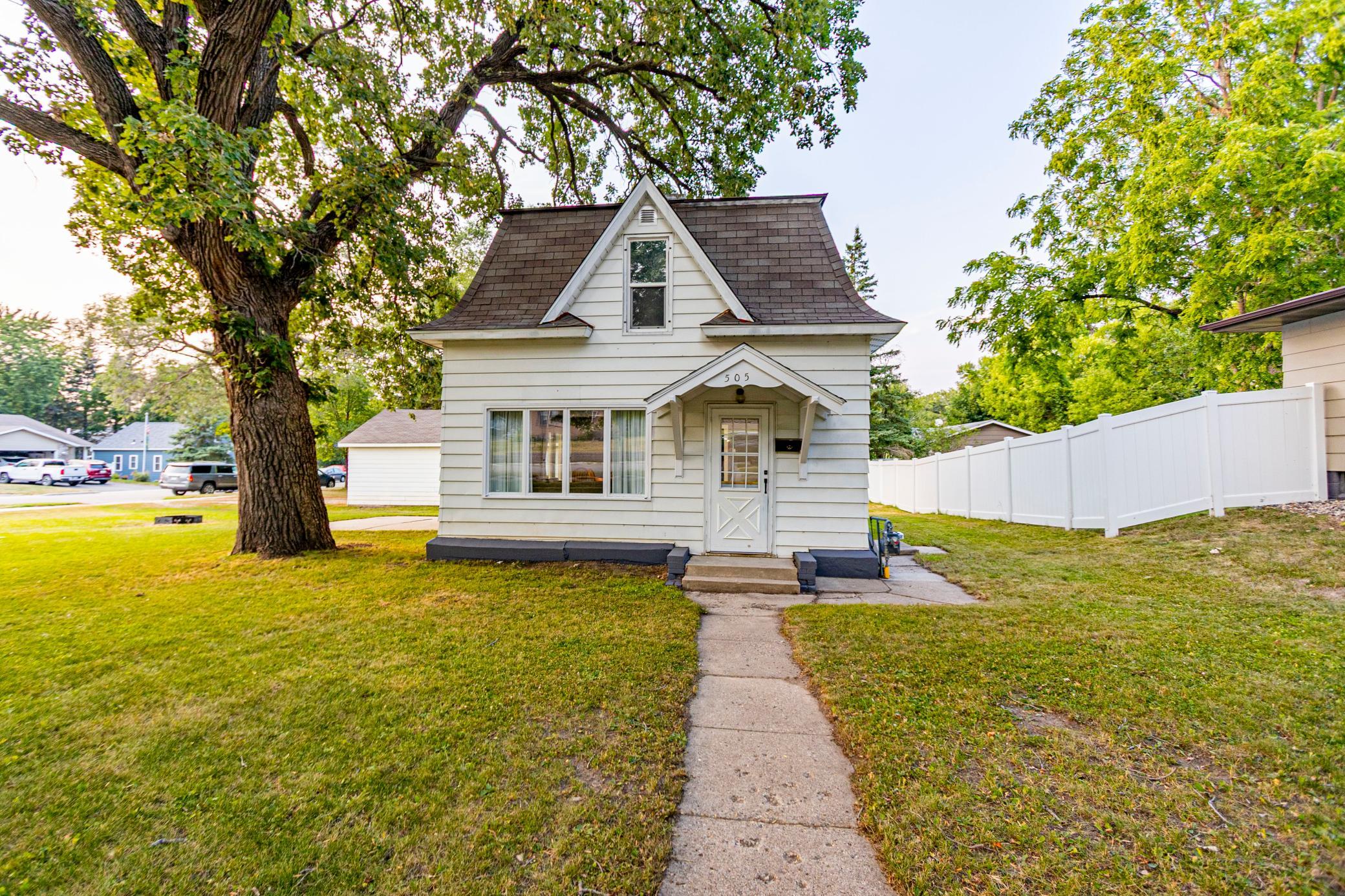 1st image of 505 8th Ave E, Alexandria, MN 56308 | MLS# 7117337