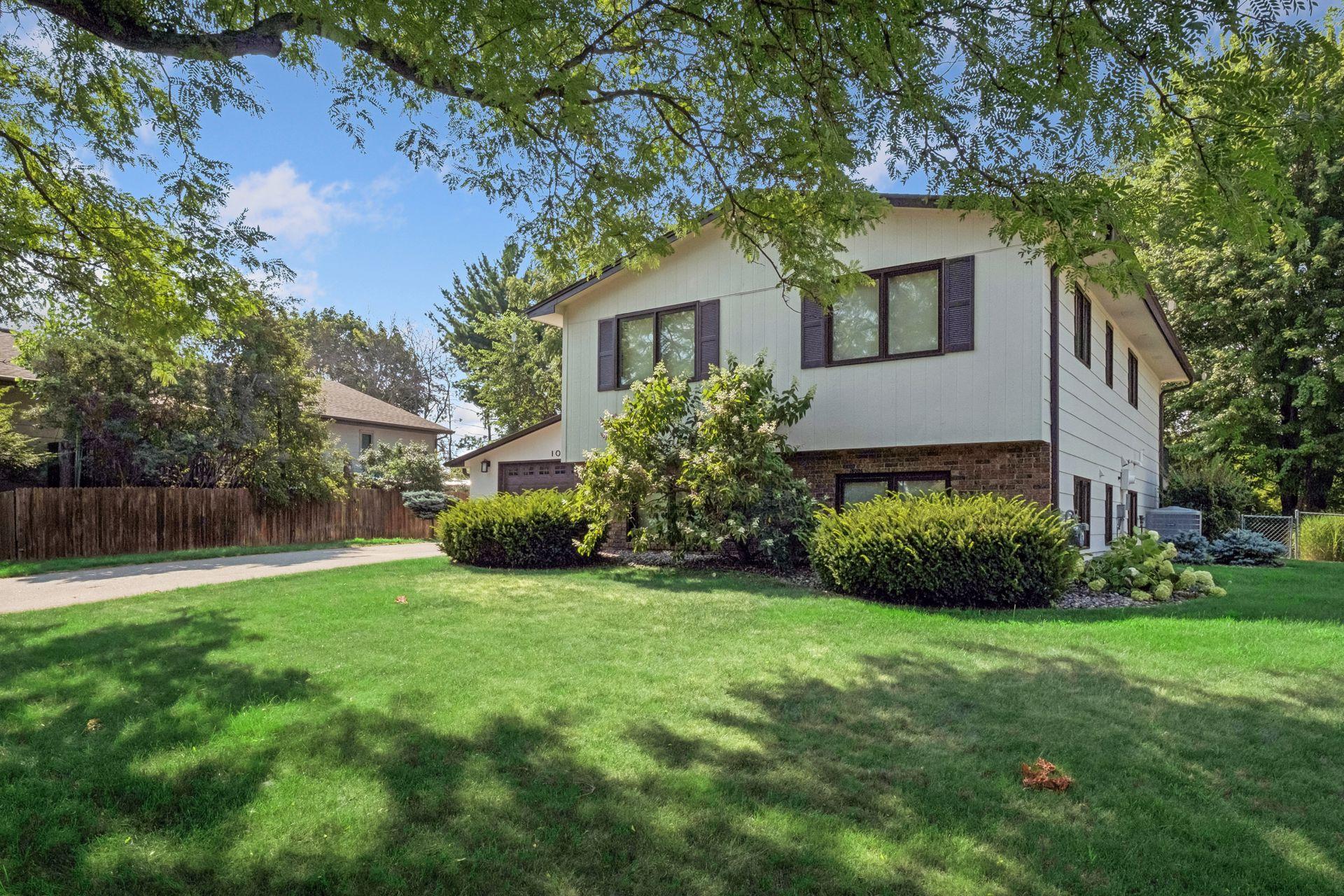 2nd image of 10342 Rhode Island Cir, Minneapolis, MN 55438 | MLS# 7117358