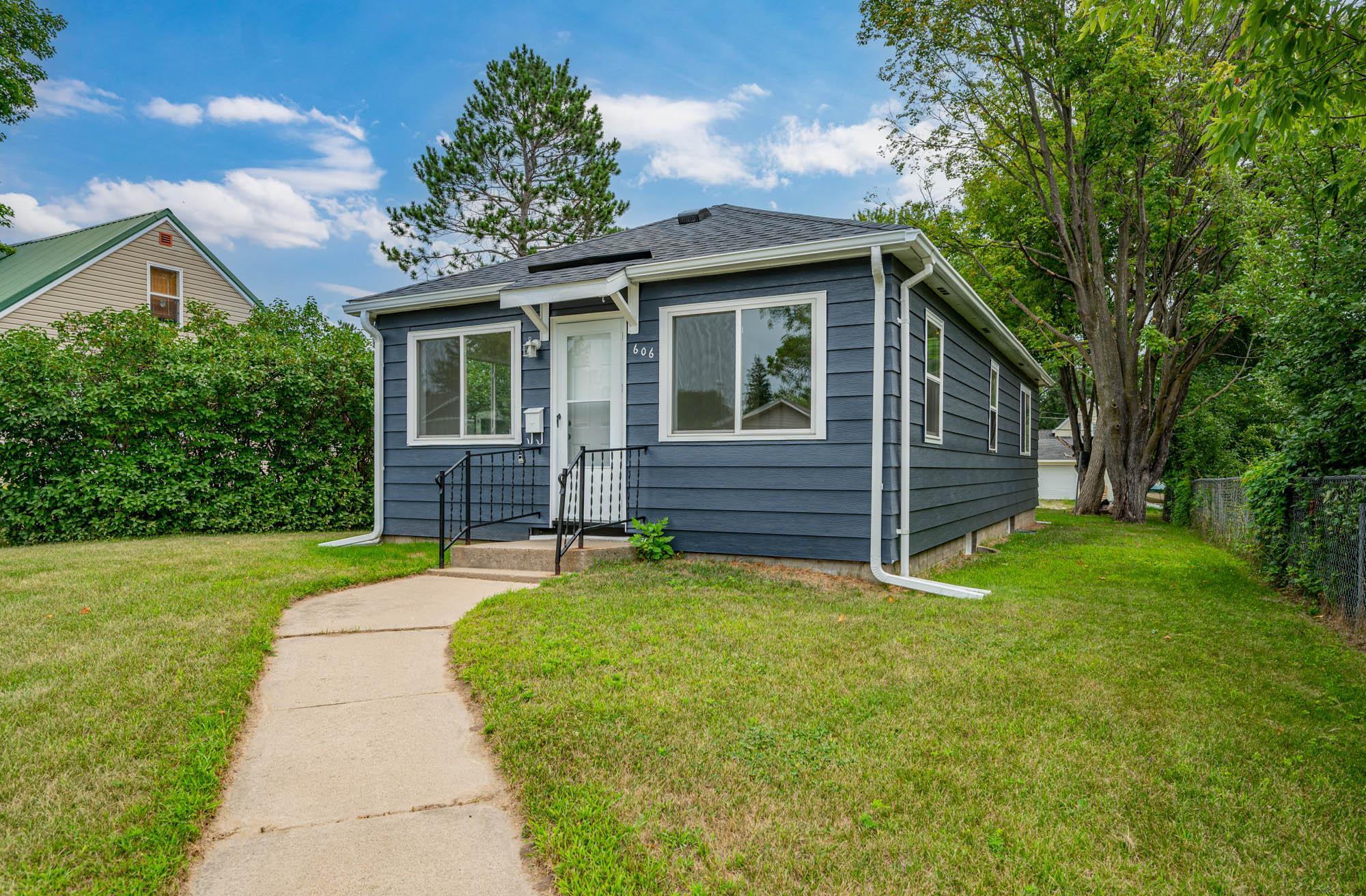 2nd image of 606 Nw 7th Ave, Grand Rapids, MN 55744 | MLS# 7117396