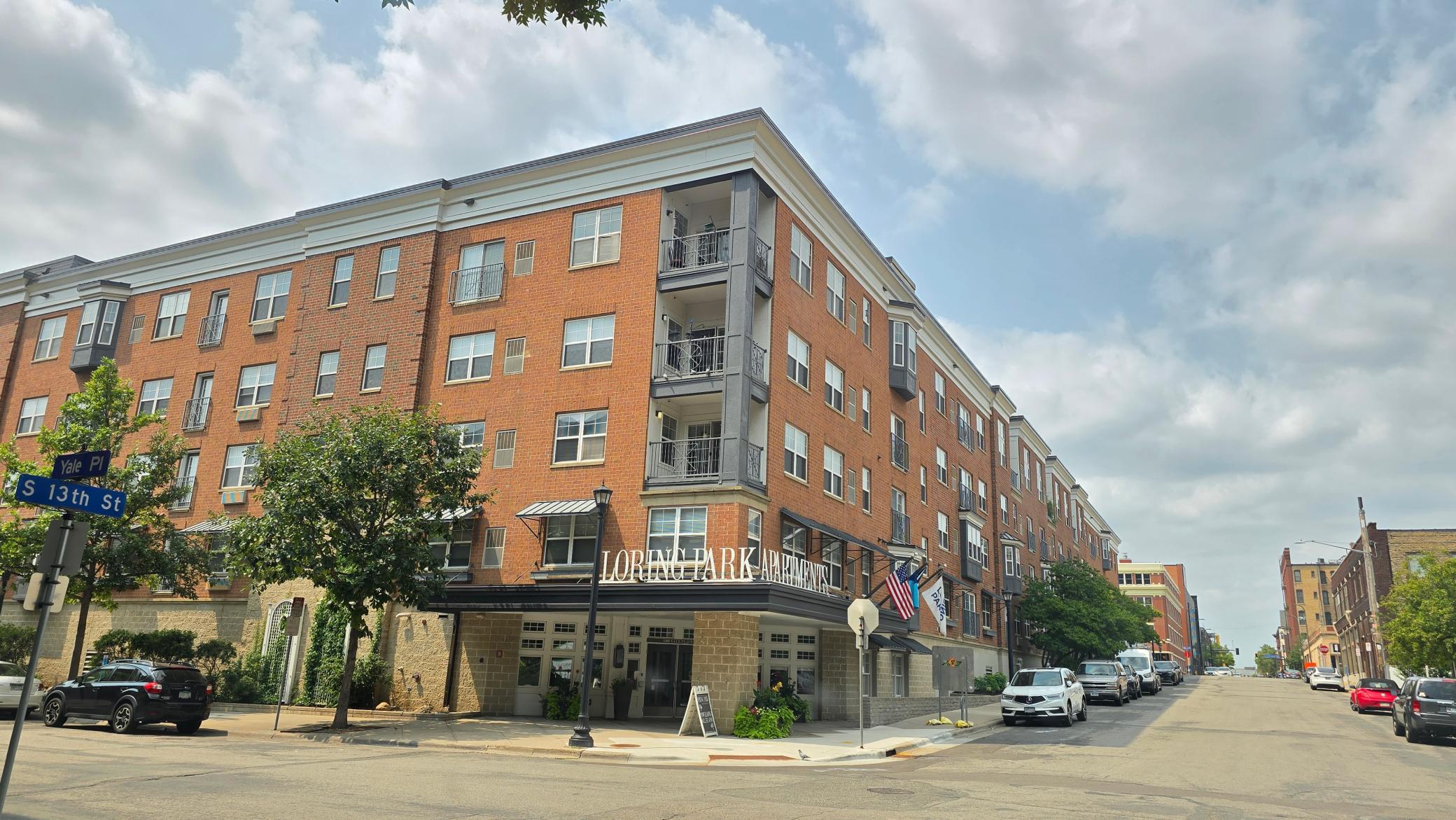 2nd image of 1311 Yale Pl, Minneapolis, MN 55403