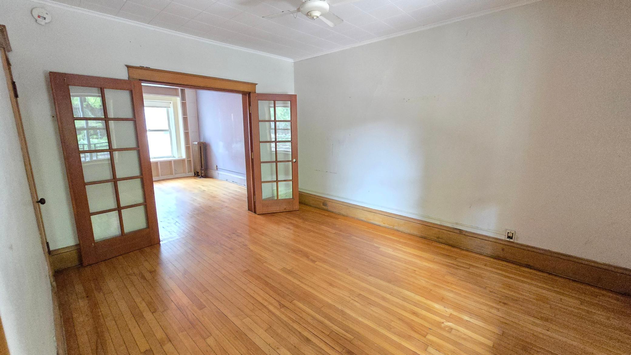 3rd image of 1311 Yale Pl, Minneapolis, MN 55403