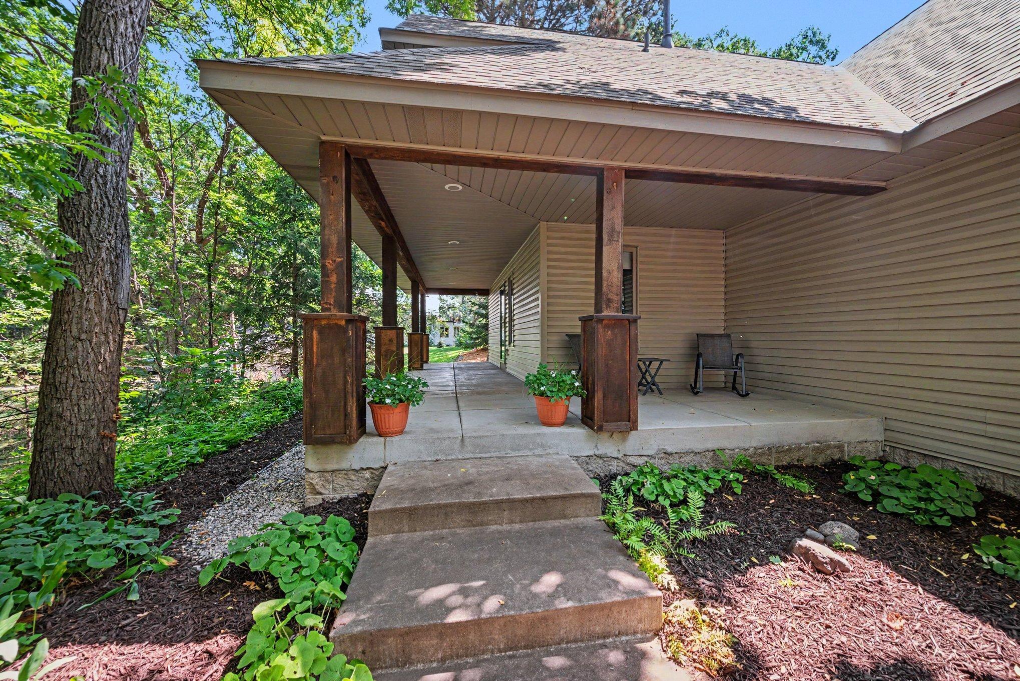 4th image of 2430 Larpenteur Ave E, Saint Paul, MN 55109 | MLS# 7117457
